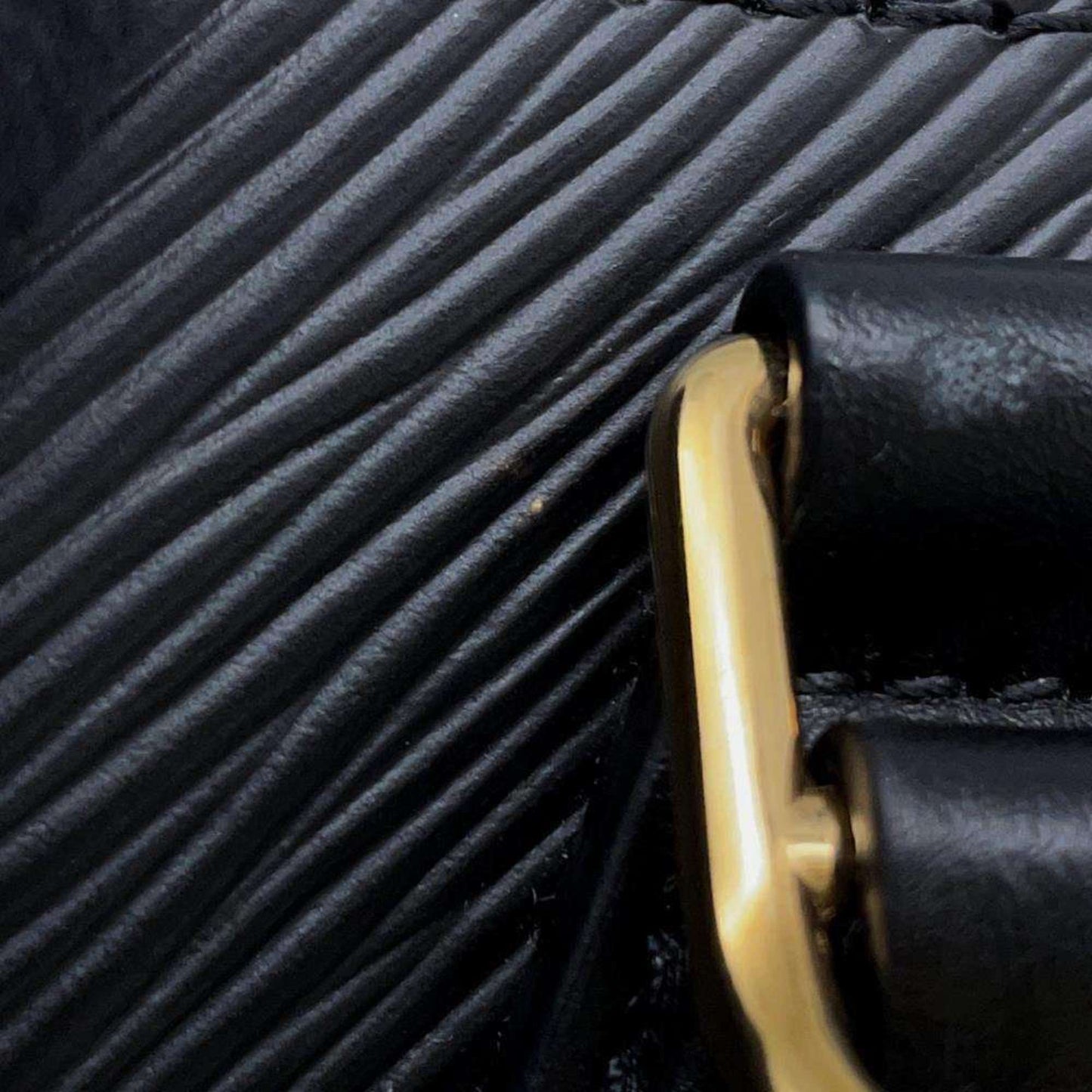 Louis Vuitton Noir Epi Leather Handbag Shoulder Bag