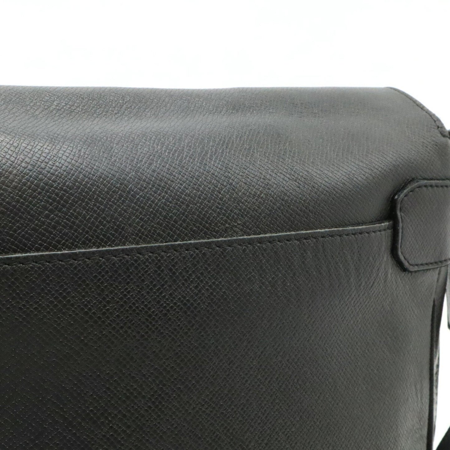 Louis Vuitton Ardoise Taiga Leather Shoulder Bag