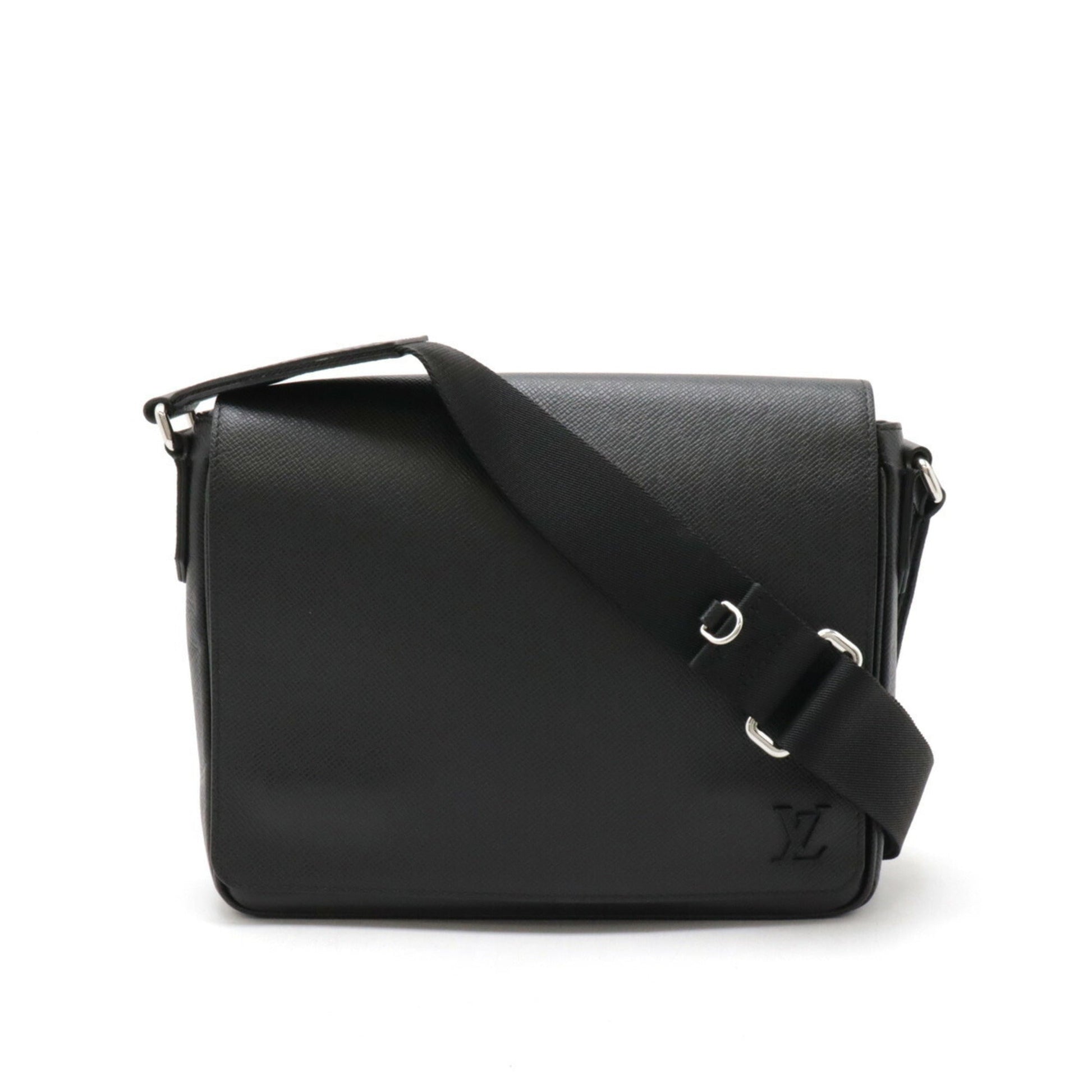 Louis Vuitton Noir Taiga Leather Shoulder Bag ()