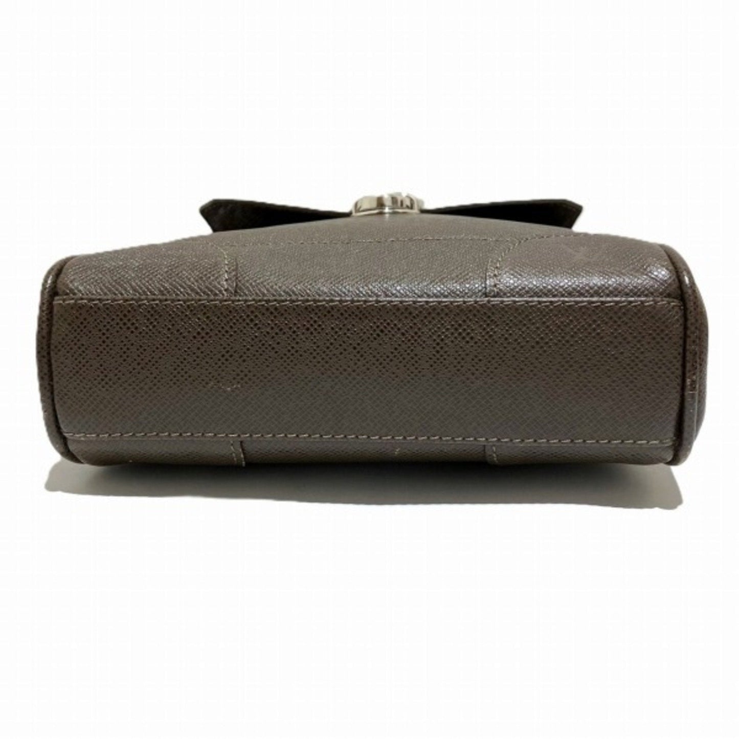 Louis Vuitton Taiga Grizzly Leather Shoulder Bag