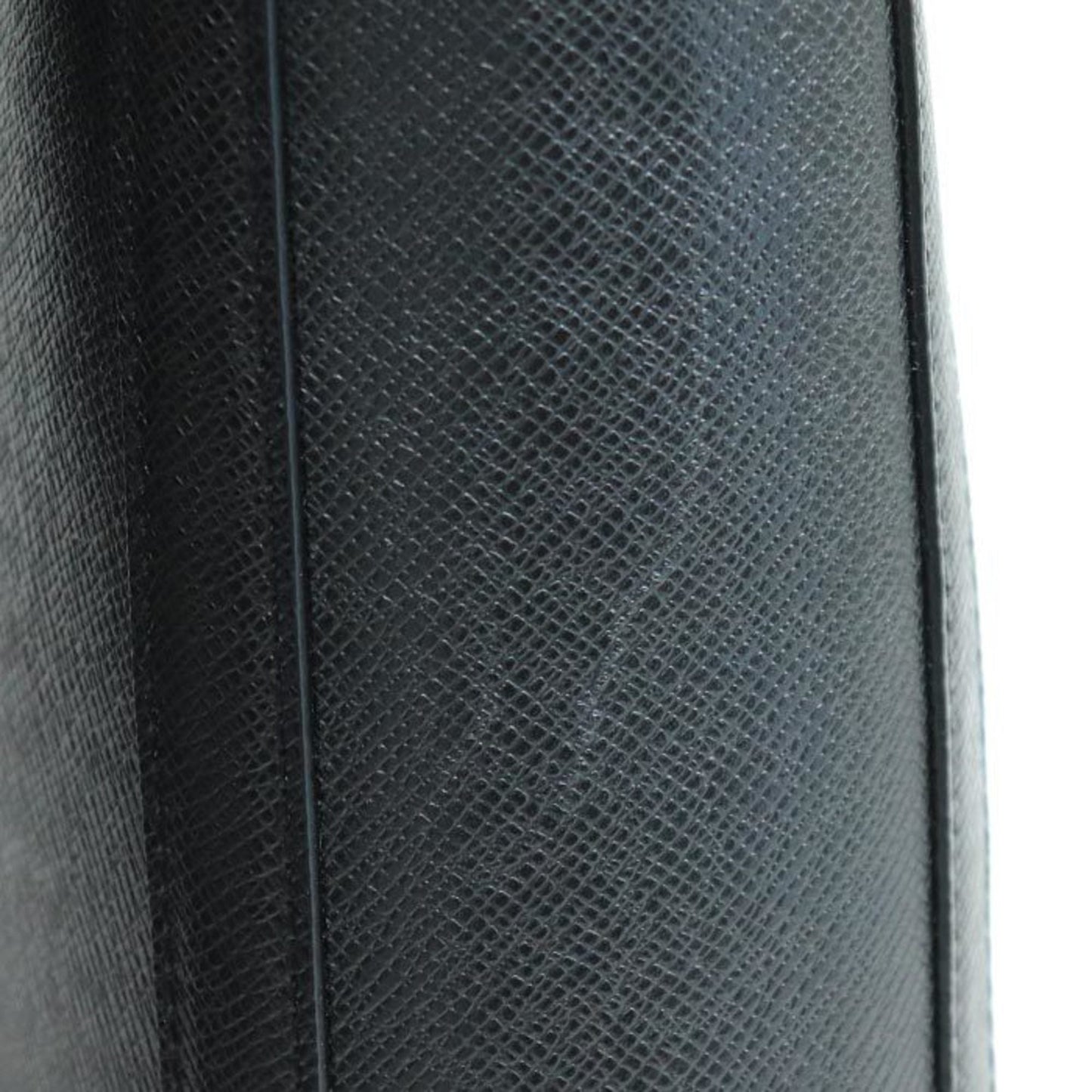 Louis Vuitton Taiga Black Taiga Leather Shoulder Bag