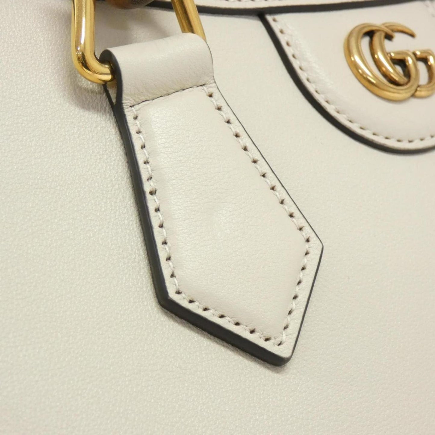 Gucci White Leather Handbag