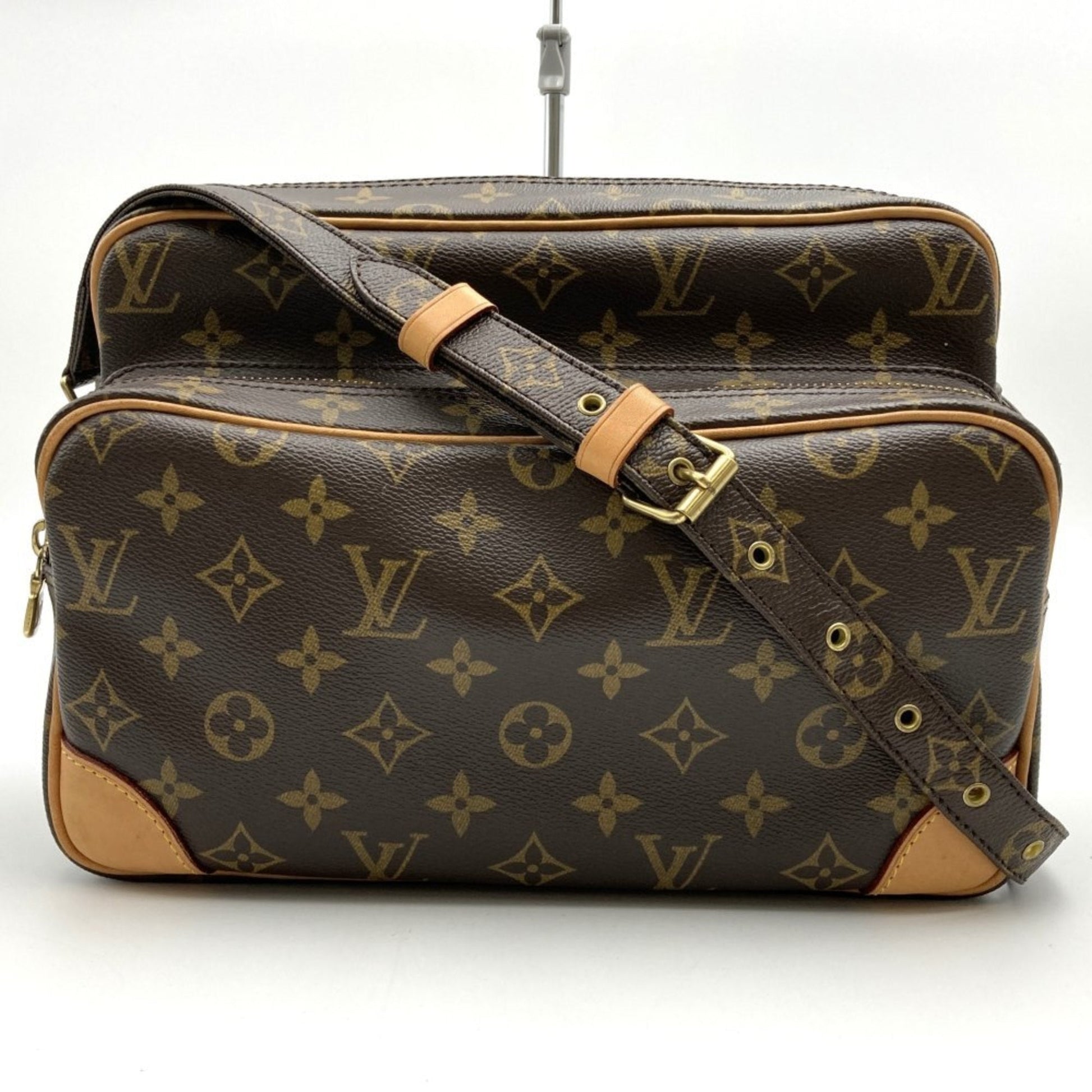 Louis Vuitton Brown Monogram Shoulder Bag ()