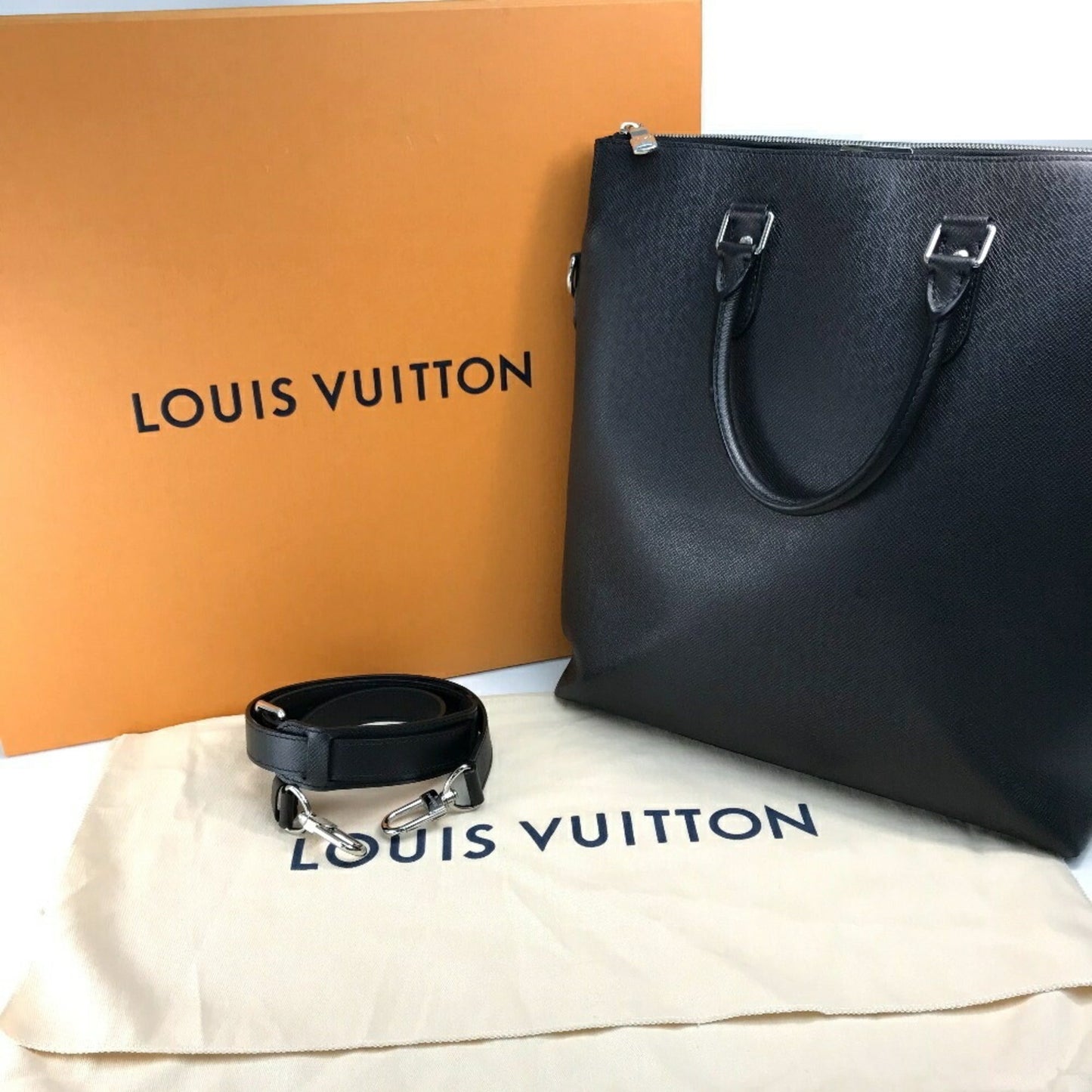 Louis Vuitton Taiga Black Noir Taiga Leather Handbag Shoulder Bag