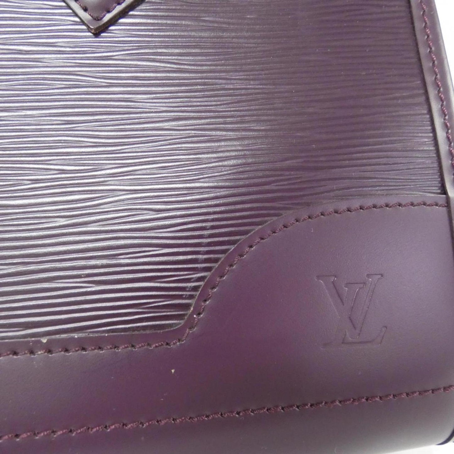 Louis Vuitton Cassis Leather Shoulder Bag