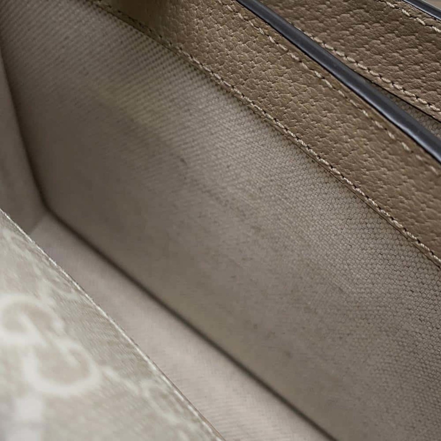 Gucci Beige Gg Supreme Leather Shoulder Bag