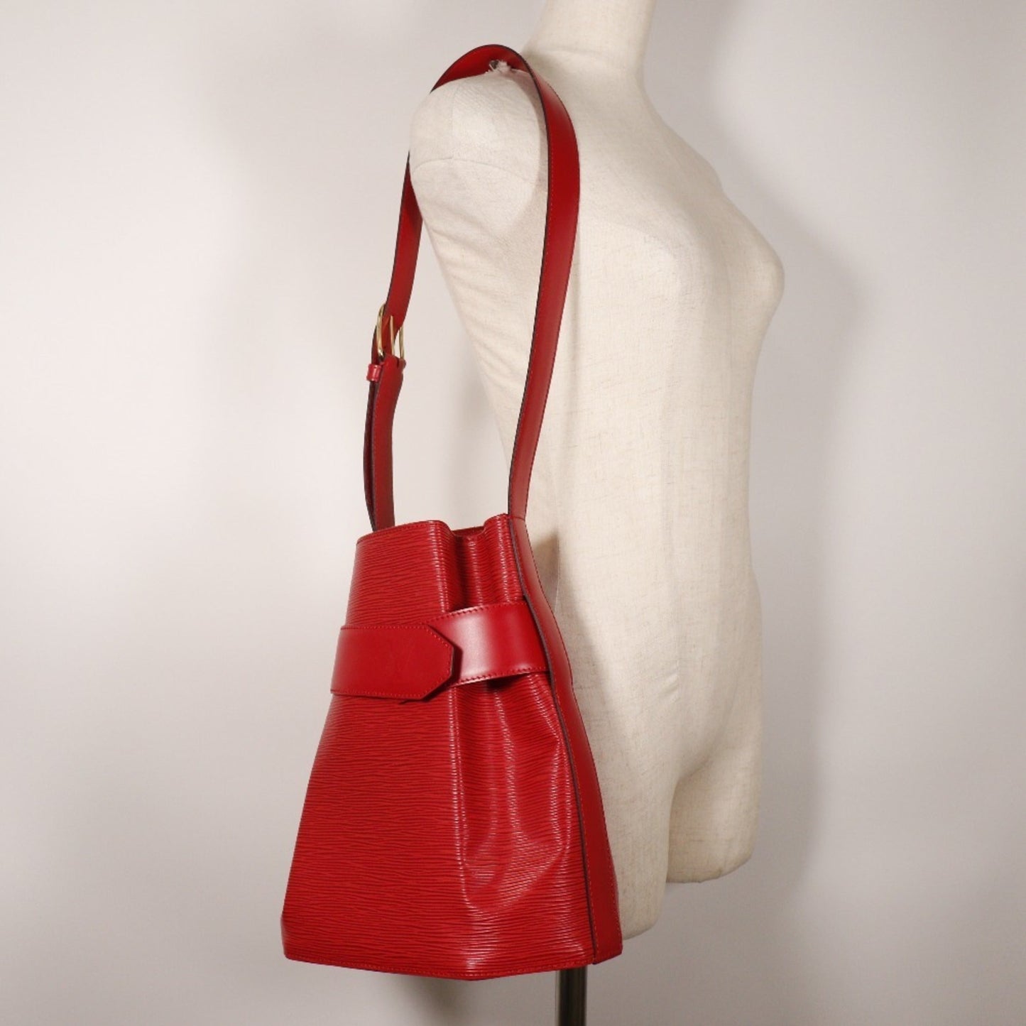 Louis Vuitton Castilian Red Red Color Epi Leather Shoulder Bag