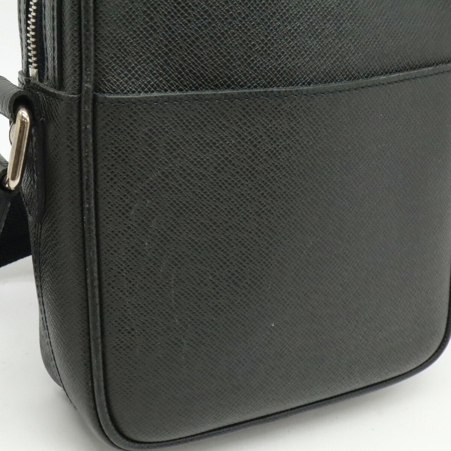 Louis Vuitton Ardoise Black Taiga Leather Shoulder Bag