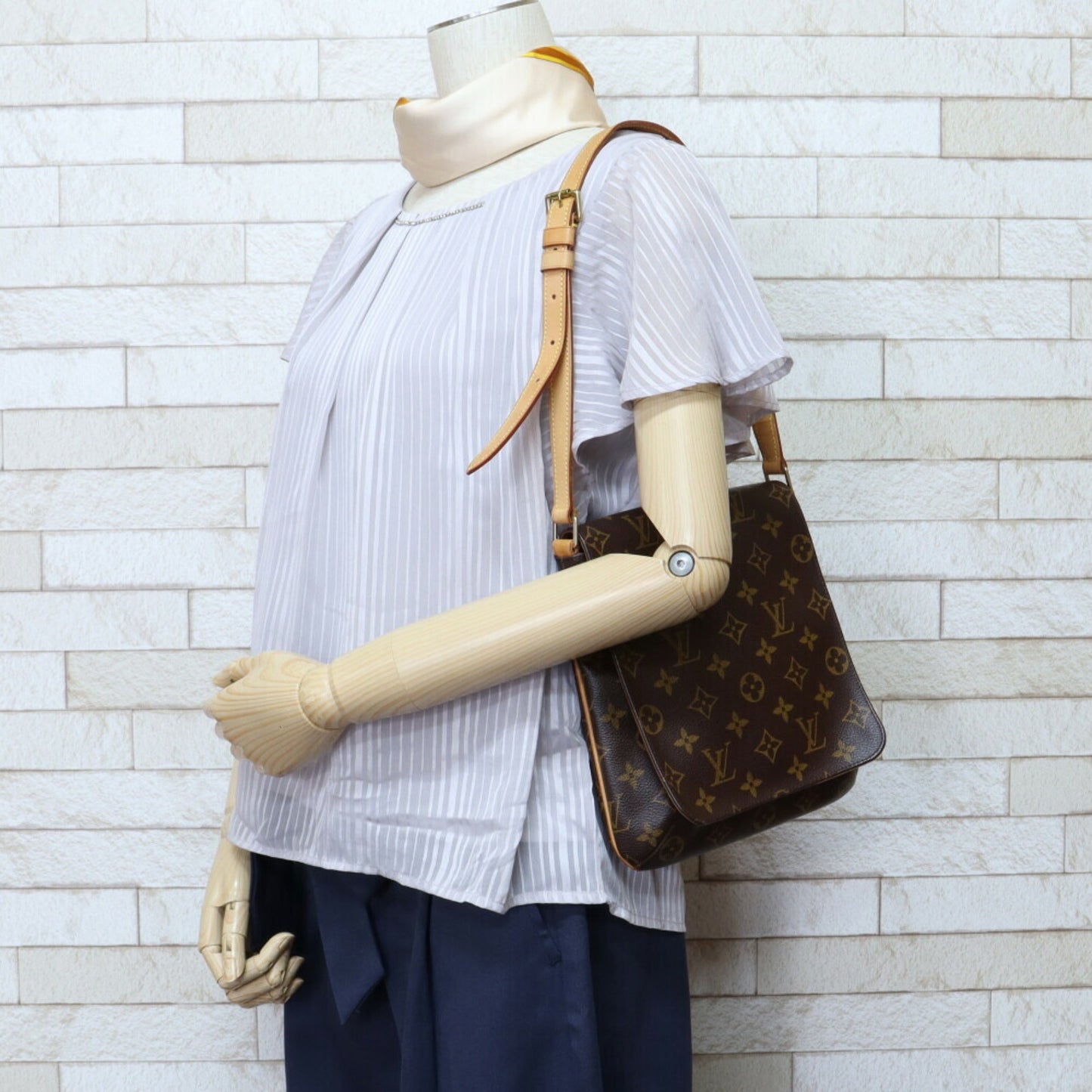 Louis Vuitton Brown Monogram Or Monogram Shoulder Bag