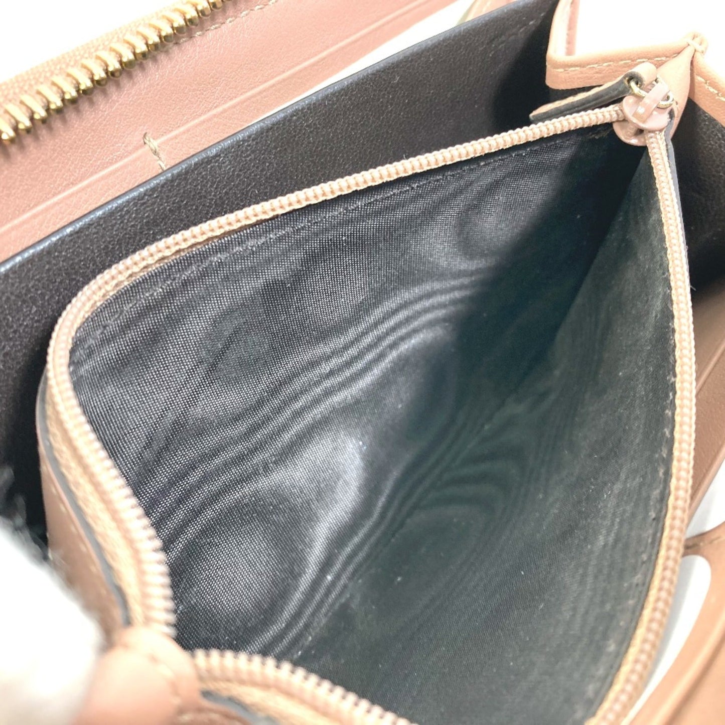 Gucci Pink Leather Long Wallet (Bi-Fold)