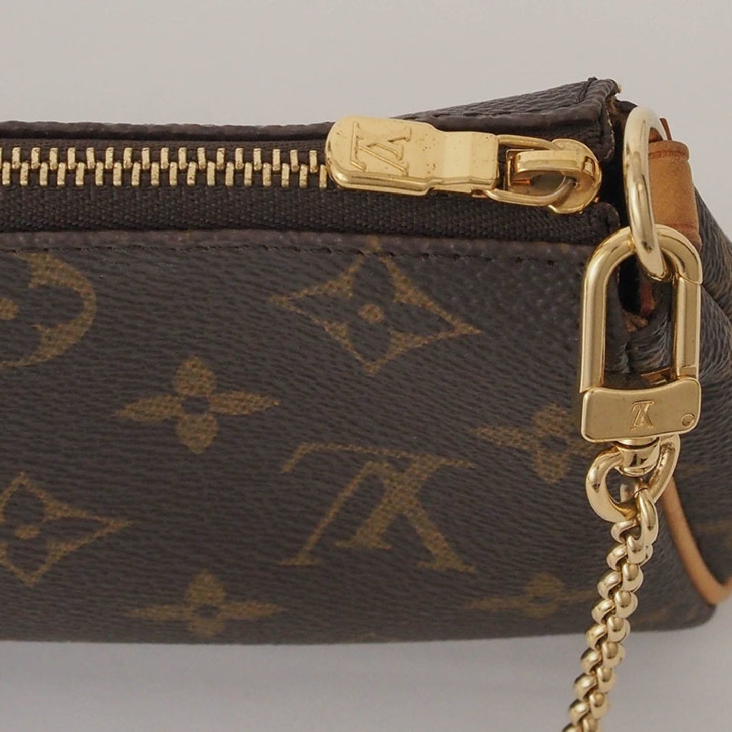 Louis Vuitton Monogram Monogram Monogram Pochette Shoulder Bag