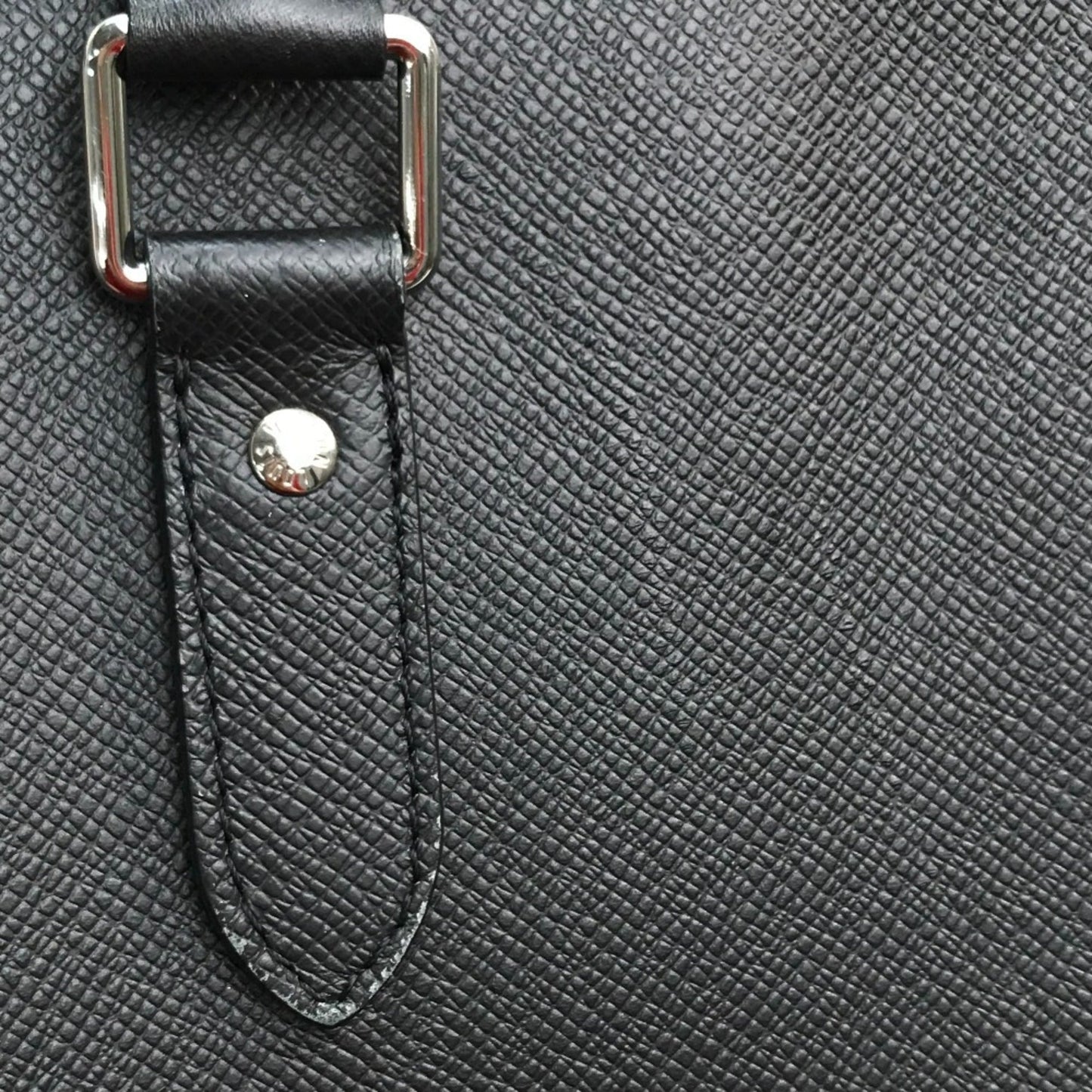 Louis Vuitton Taiga Black Noir Taiga Leather Handbag Shoulder Bag
