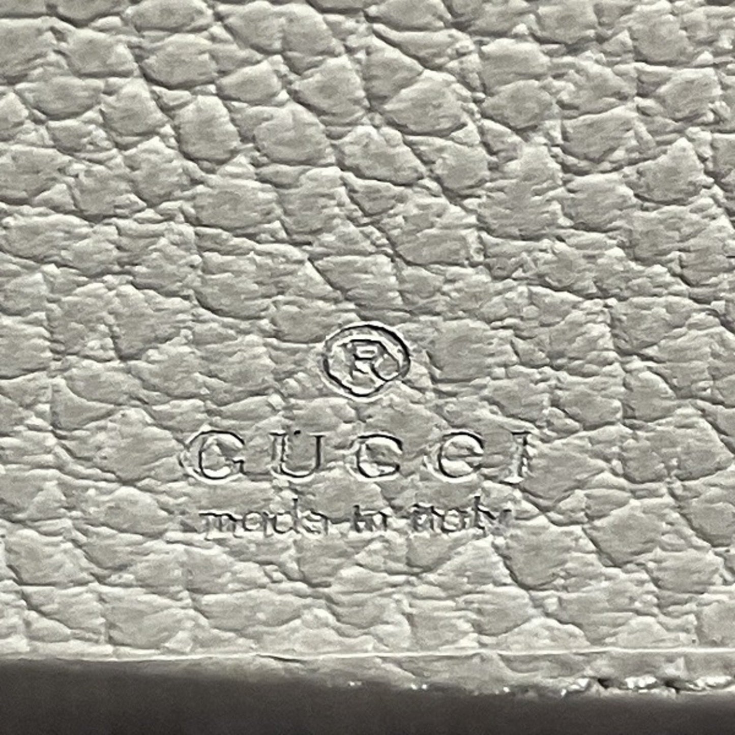 Gucci Off-White Leather Long Wallet (Bi-Fold)