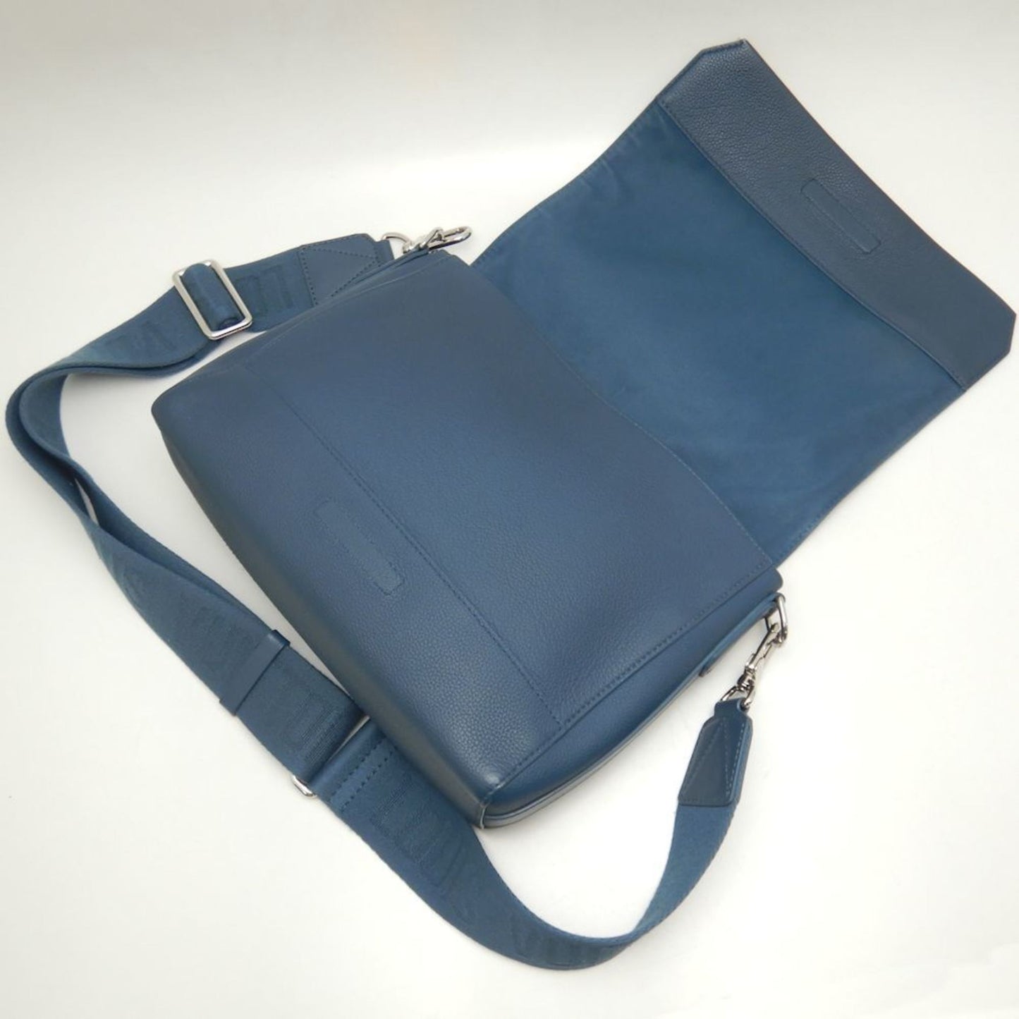 Louis Vuitton Navy Leather Shoulder Bag