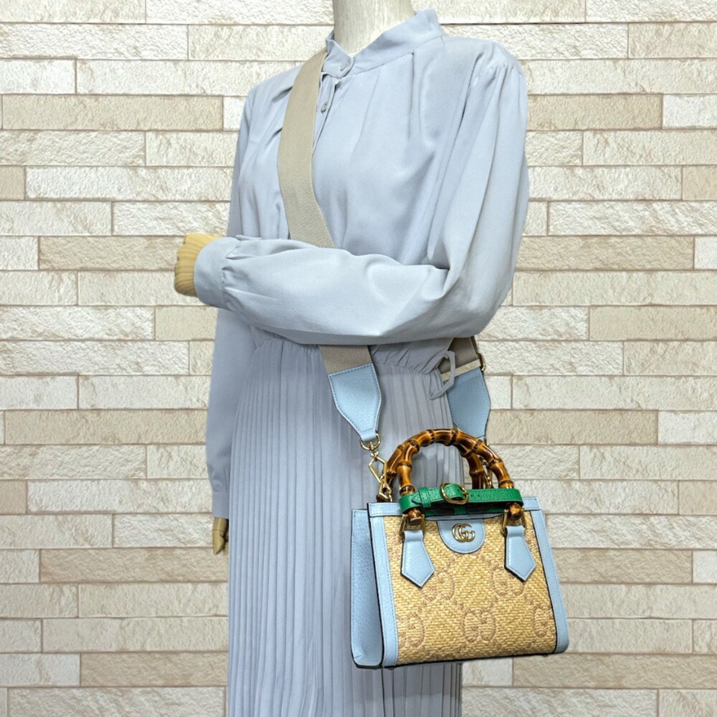 Gucci Beige Bamboo Shoulder Bag