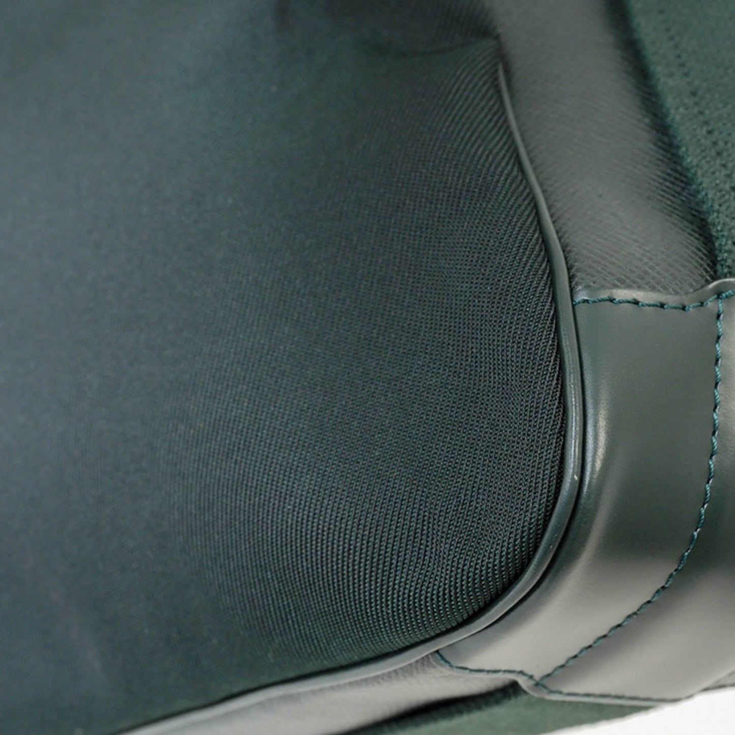 Louis Vuitton Taiga Episea Taiga Leather Shoulder Bag
