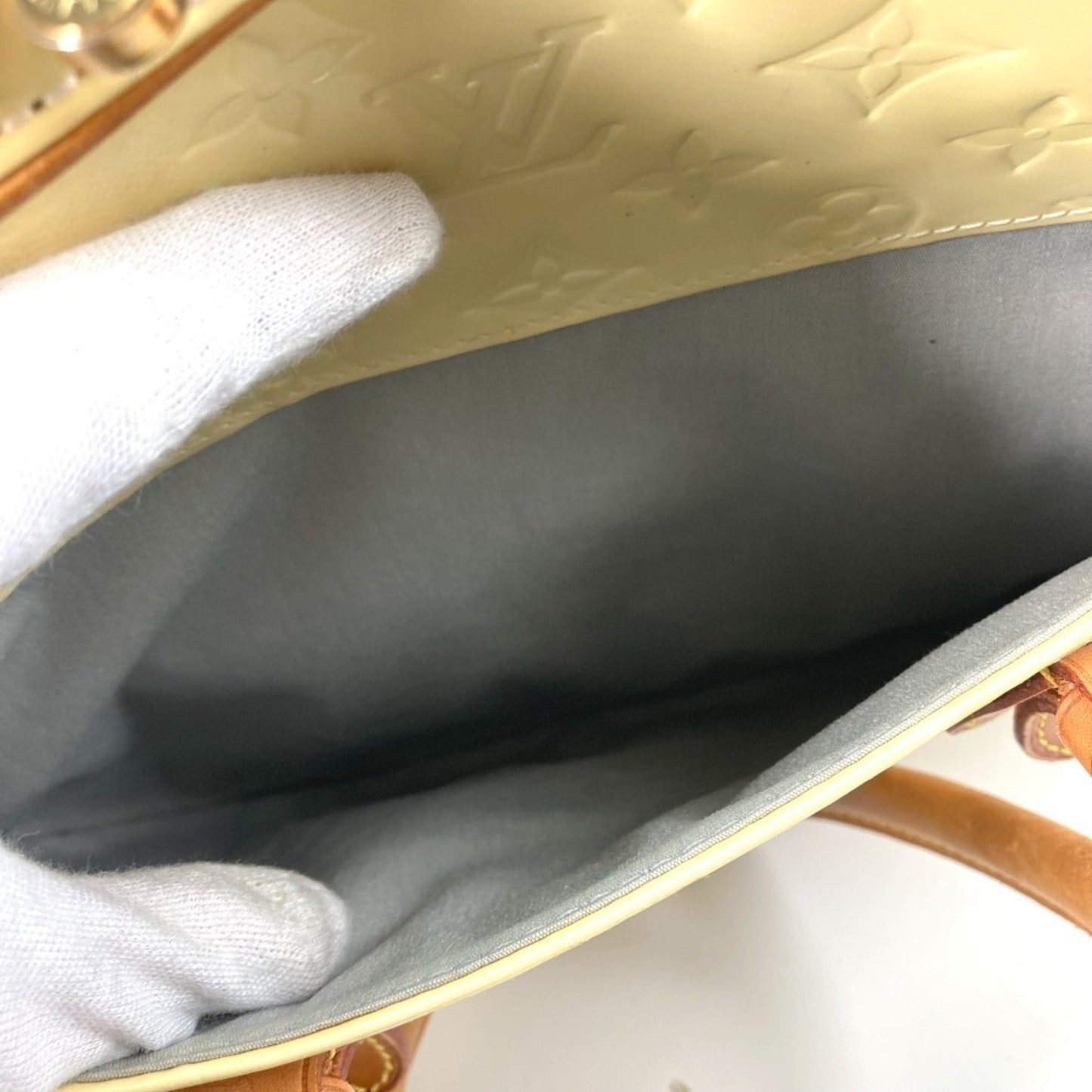 Louis Vuitton Pearl White Monogram Vernis Handbag Shoulder Bag