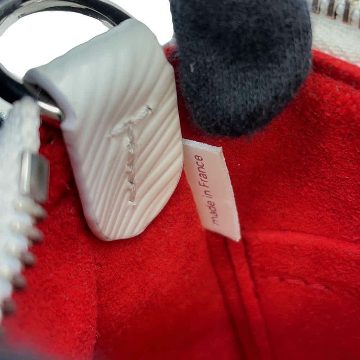 Louis Vuitton Blanc Red Color White Epi Leather Handbag Pouch Shoulder Bag