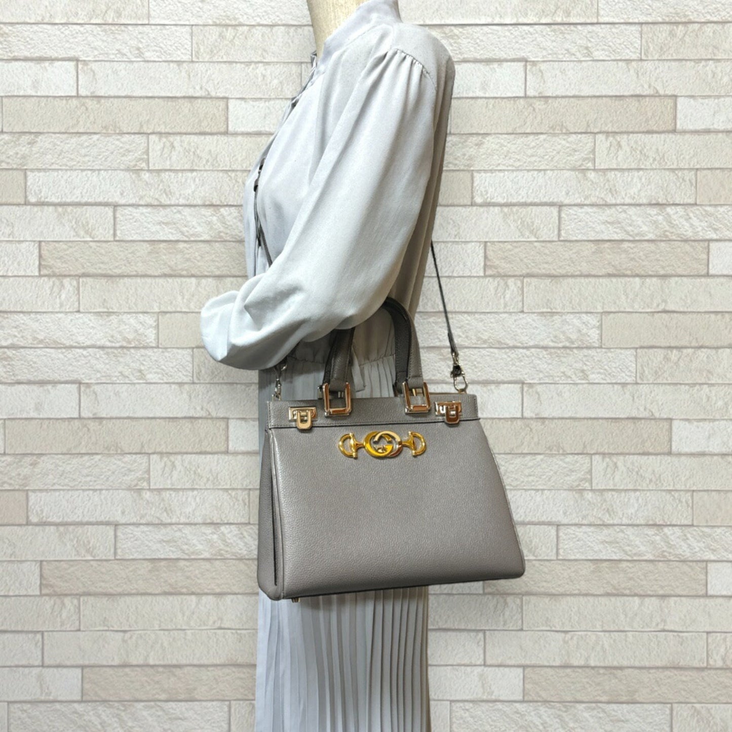 Gucci Daily Gray Leather Shoulder Bag