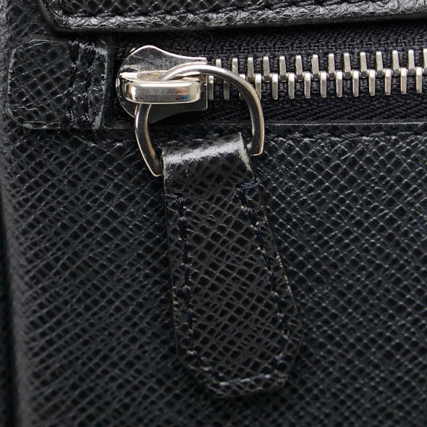 Louis Vuitton Taiga Ardoise Black Leather Shoulder Bag