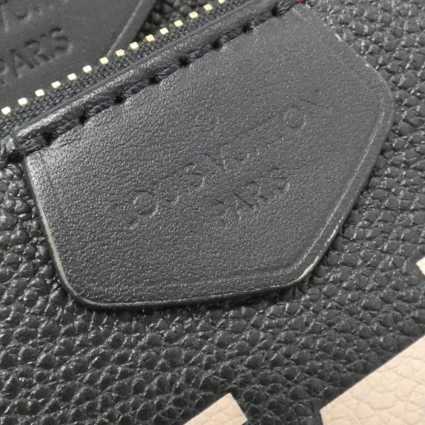 Louis Vuitton Beige Black Leather Pochette Shoulder Bag