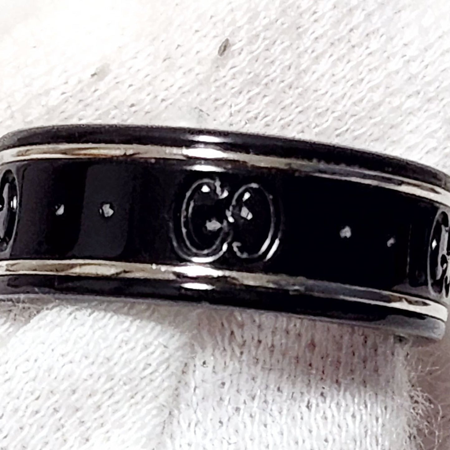 Gucci Black Silver White Gold (18K) Band Ring