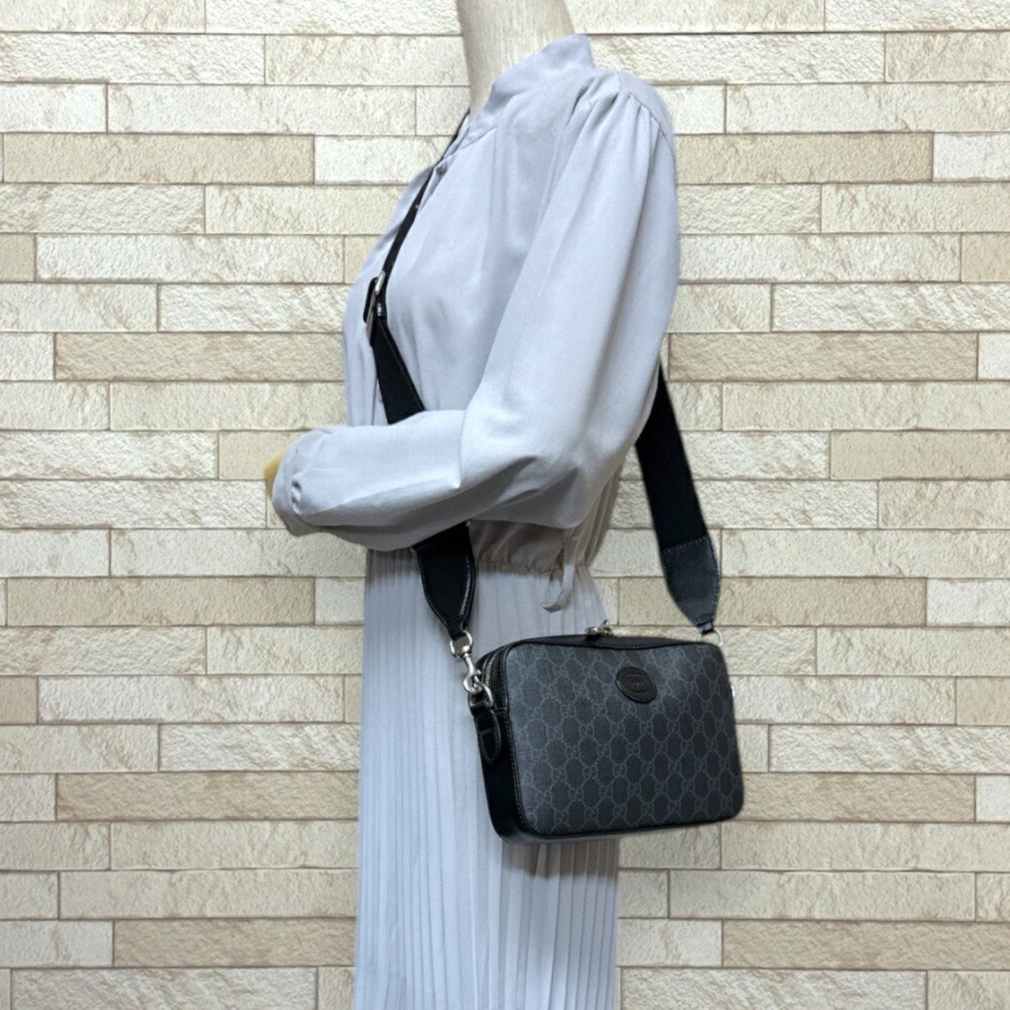 Gucci Black Gg Supreme Leather Shoulder Bag