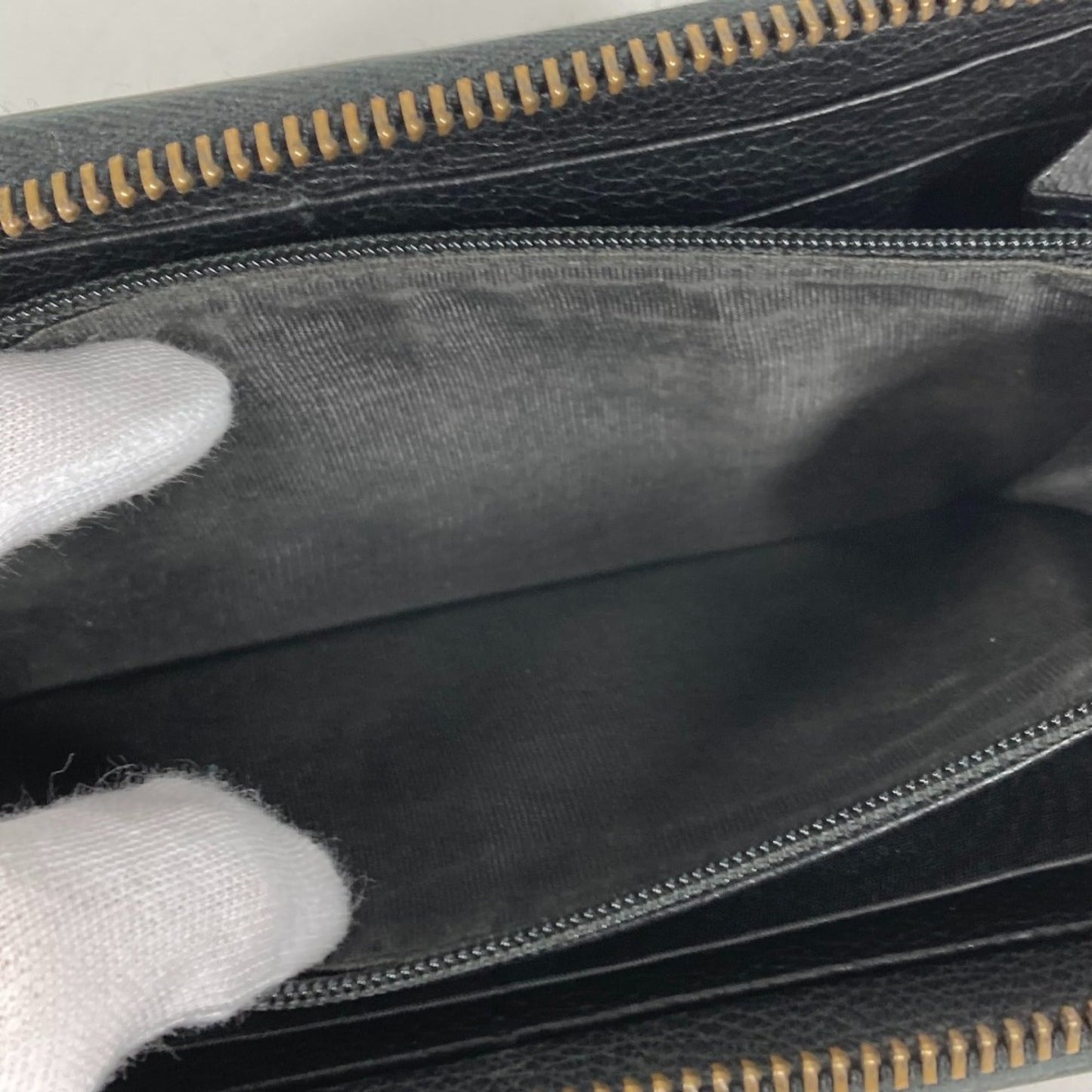 Gucci Black Leather Long Wallet (Bi-Fold)