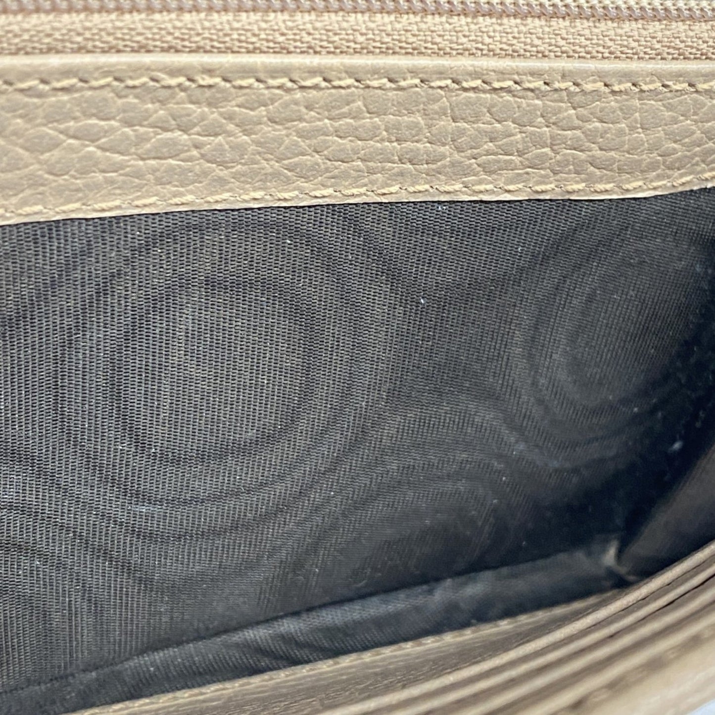 Gucci Beige Leather Long Wallet (Bi-Fold)