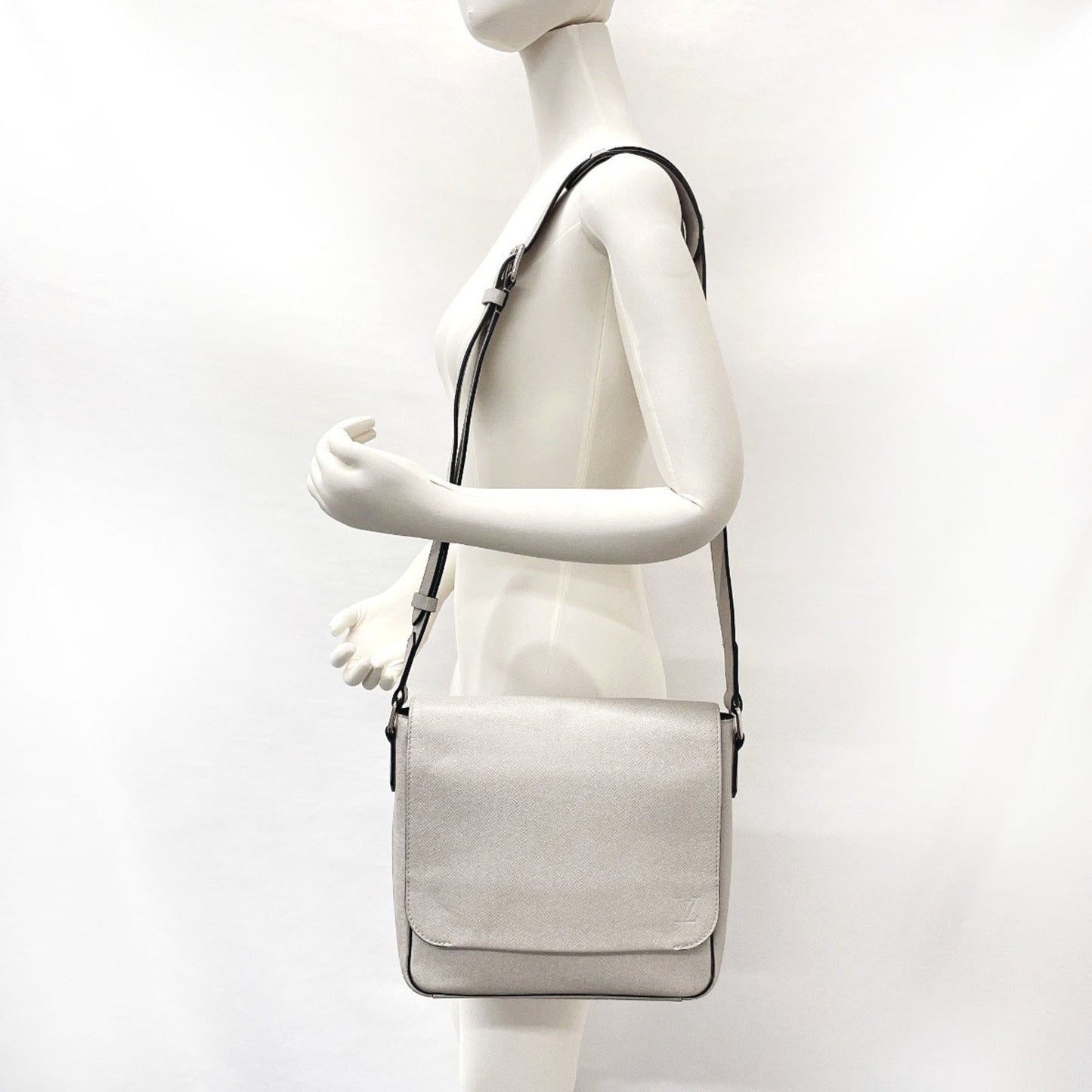 Louis Vuitton Gray Taiga Leather Shoulder Bag
