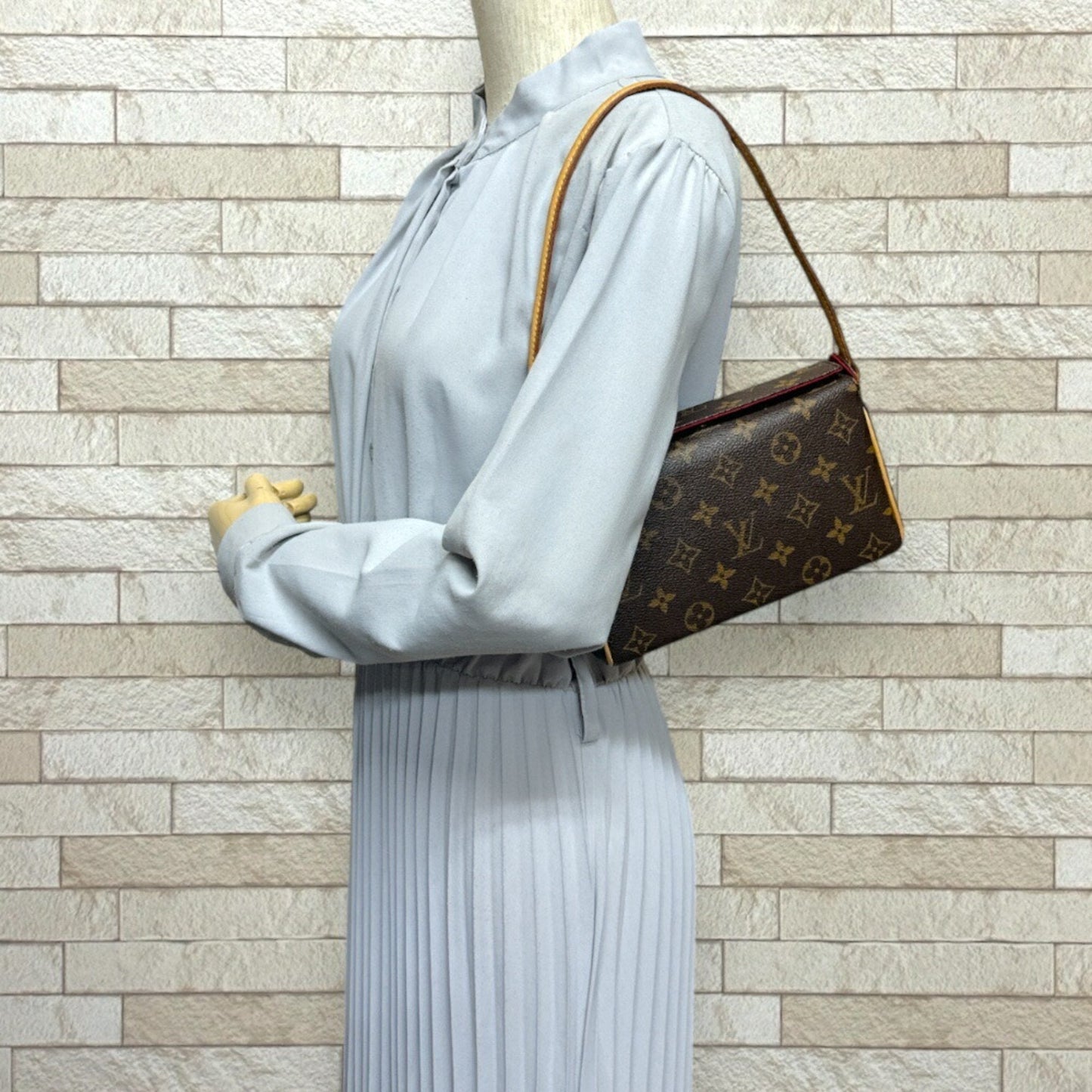 Louis Vuitton Monogram Brown Monogram Monogram Shoulder Bag