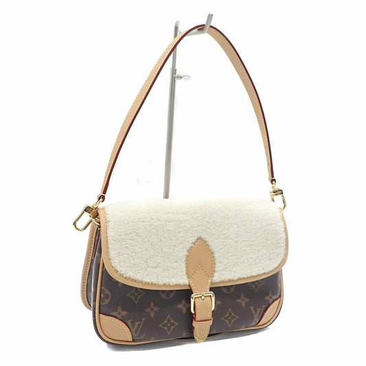 Louis Vuitton Monogram Monogram Leather Shoulder Bag ()