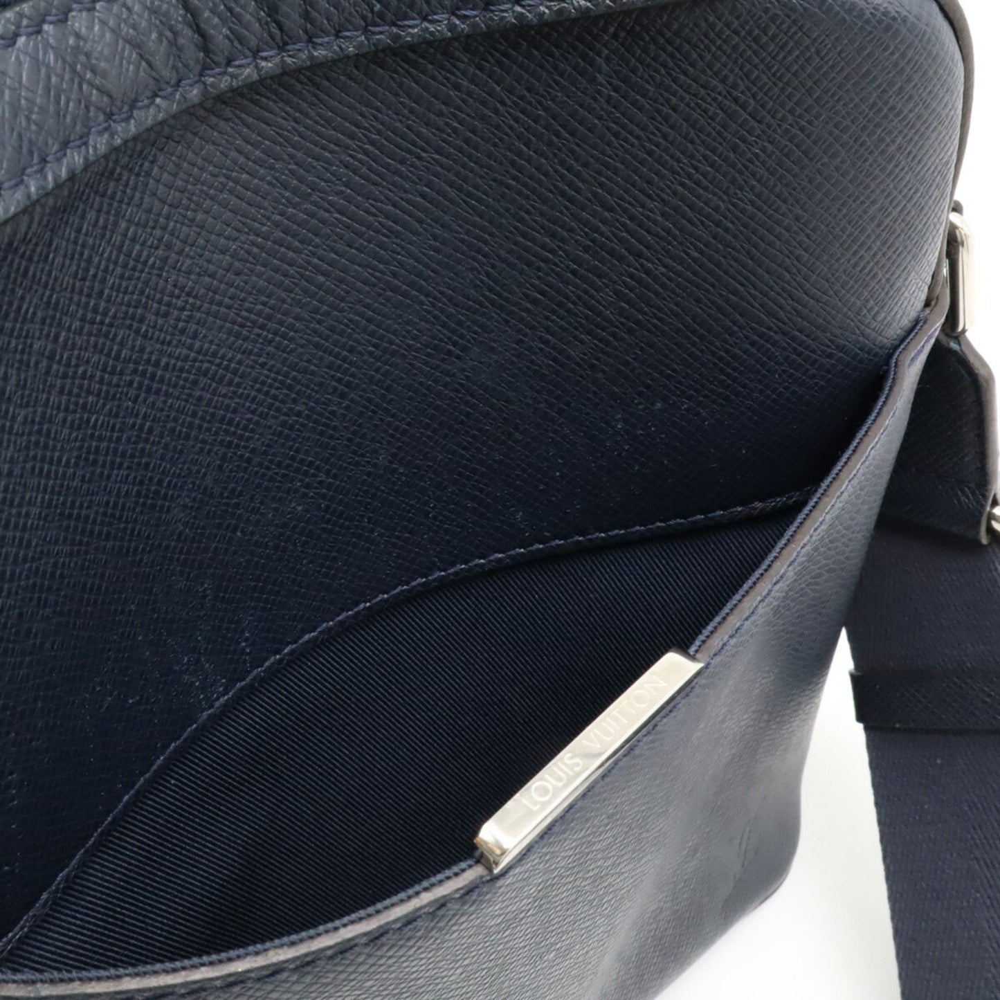 Louis Vuitton Taiga Ocean Taiga Leather Pochette Shoulder Bag