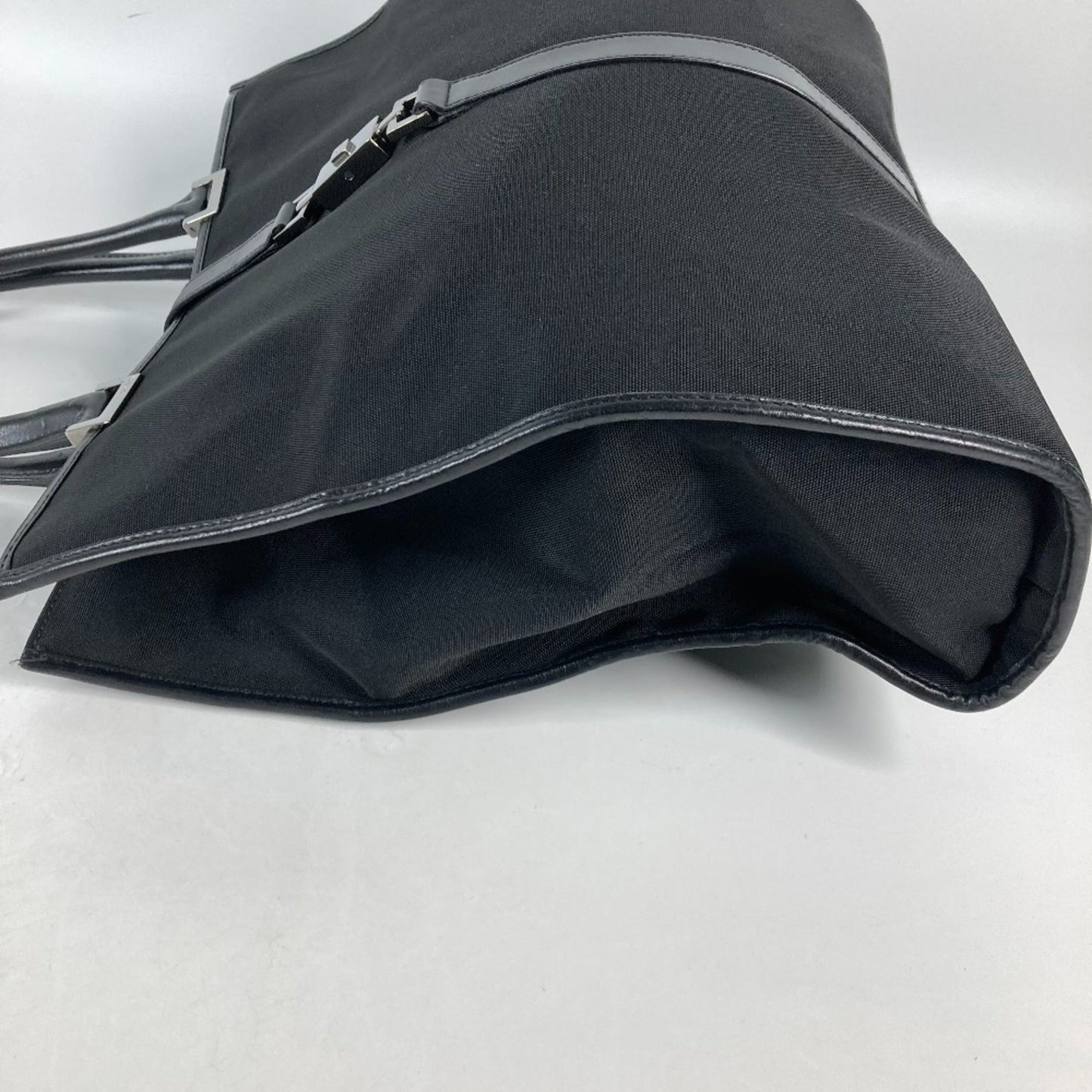 Gucci Black Leather Shoulder Bag