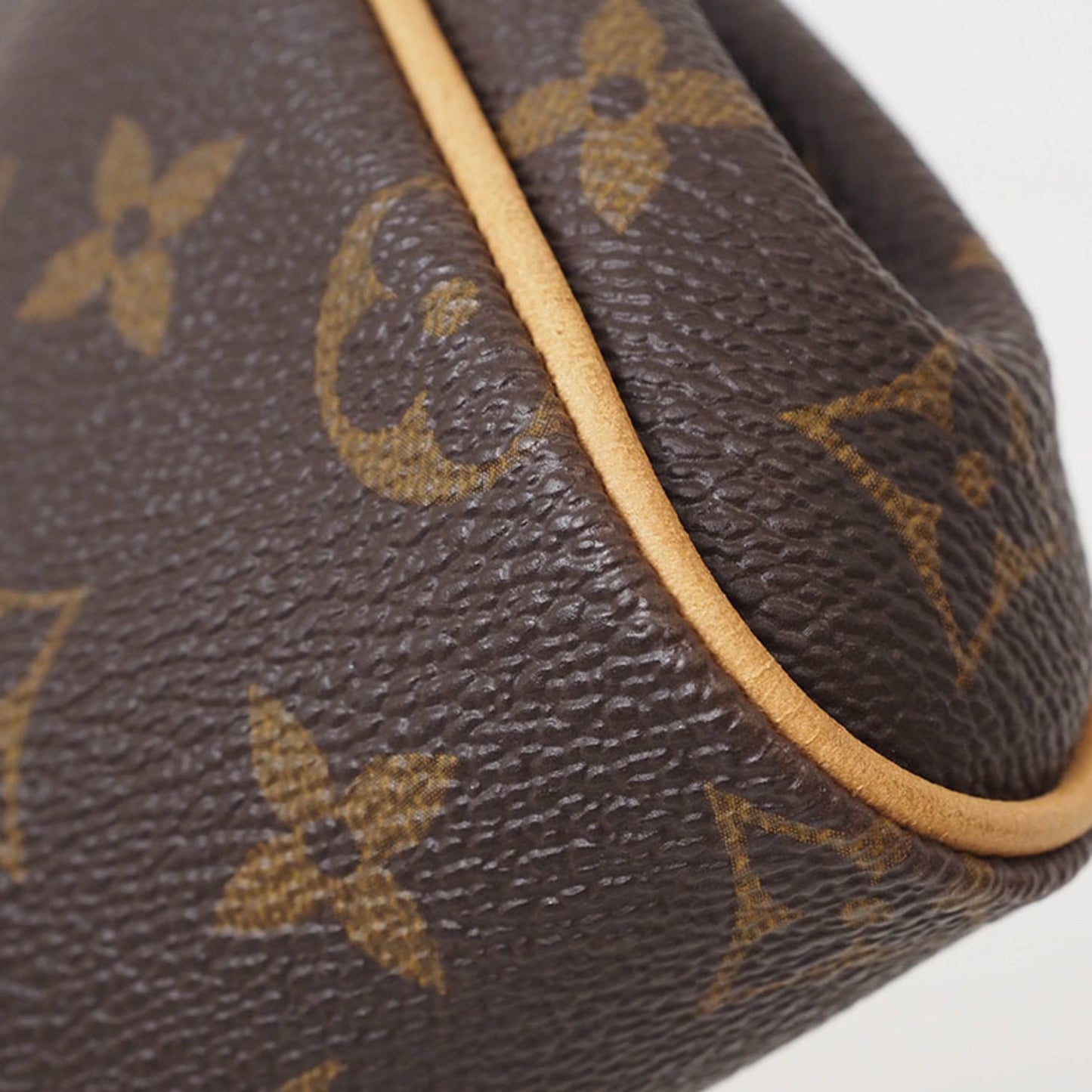 Louis Vuitton Monogram Monogram Monogram Pochette Shoulder Bag