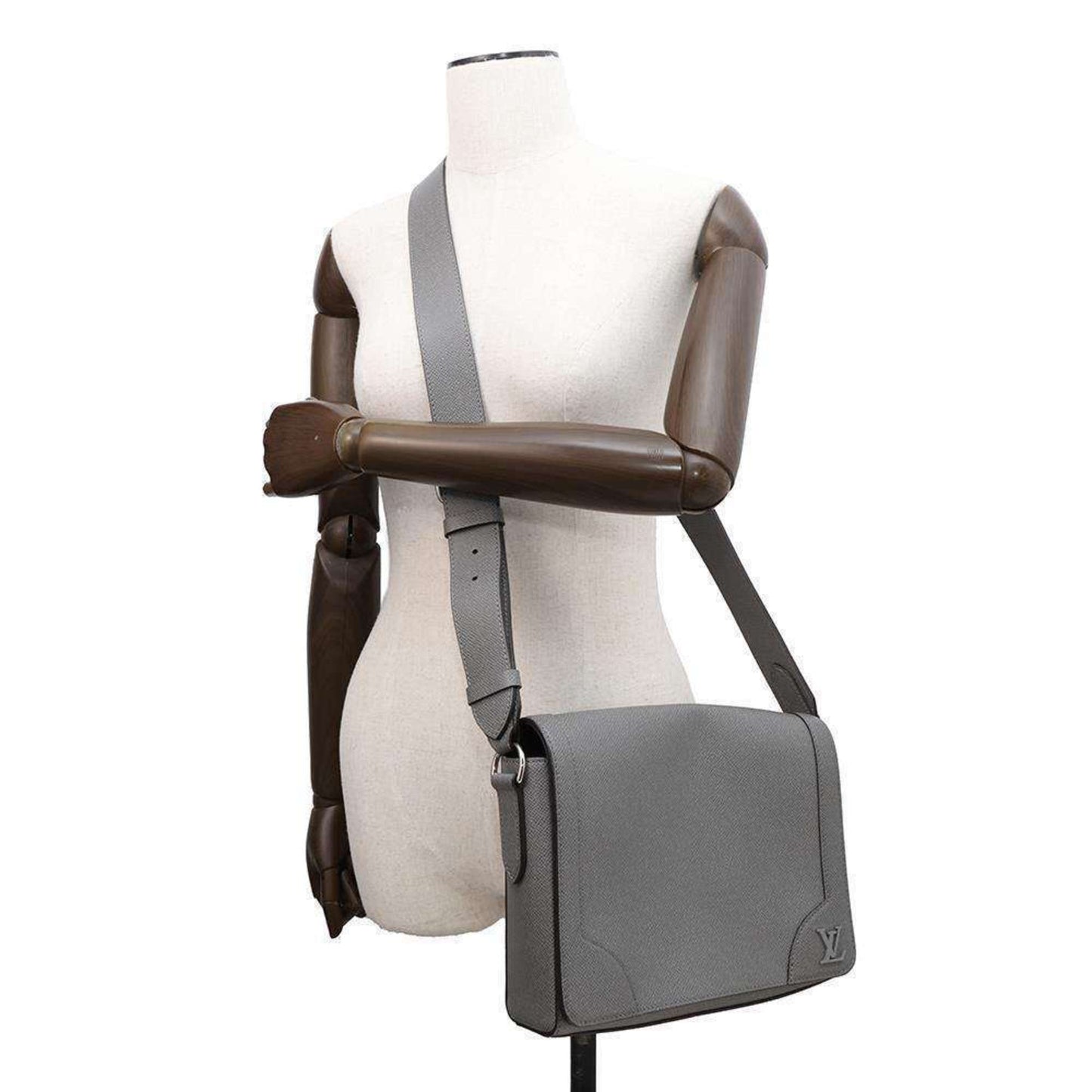 Louis Vuitton Taiga Gris Taiga Leather Shoulder Bag