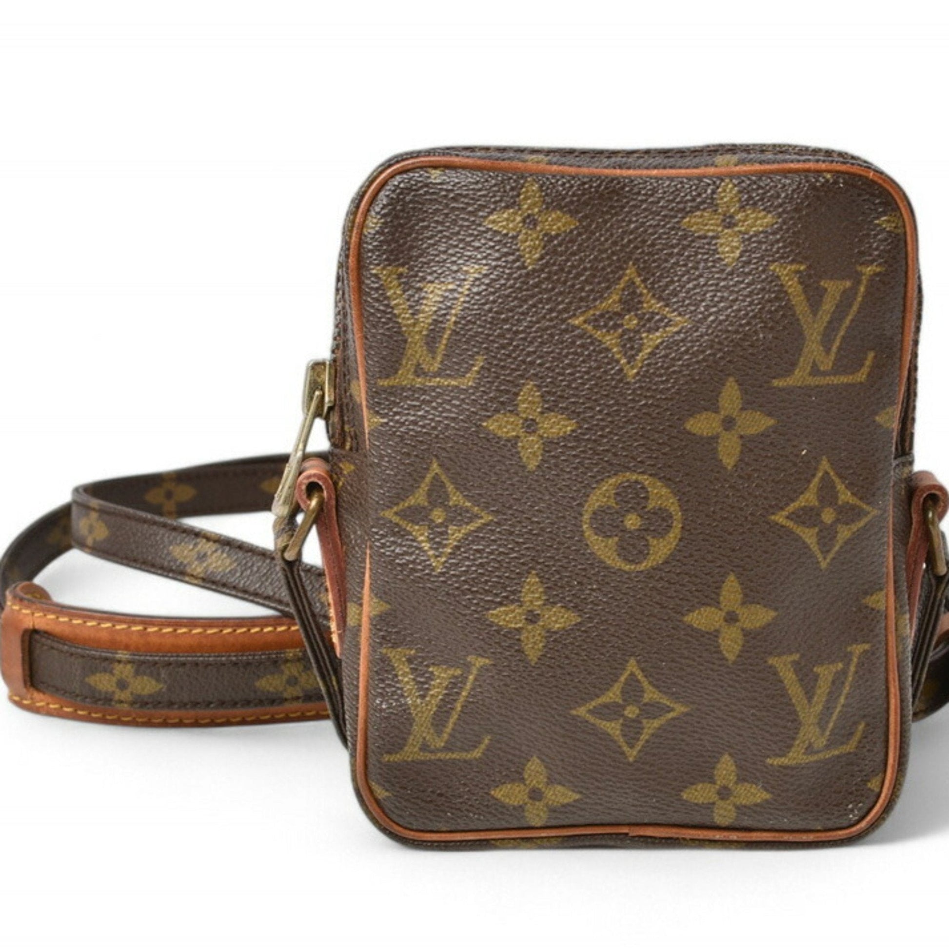Louis Vuitton Monogram Monogram Pochette Shoulder Bag ()