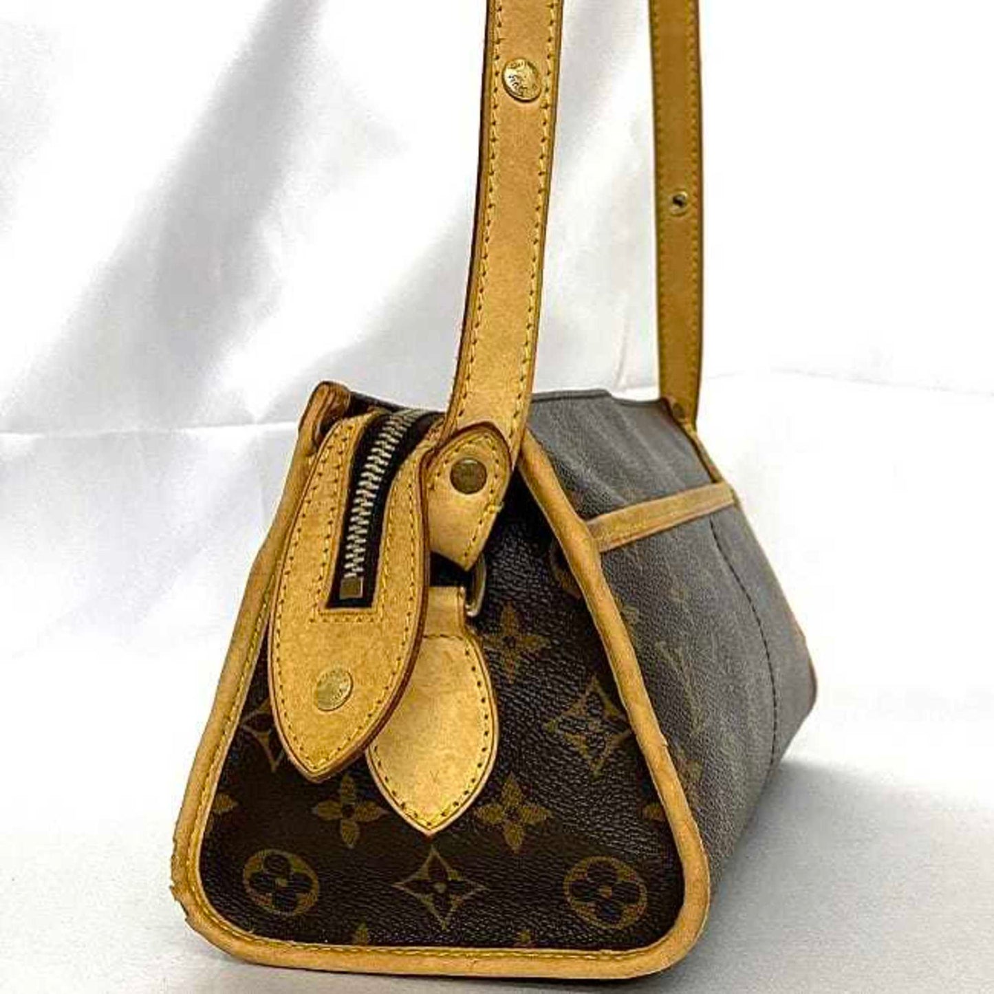 Louis Vuitton Monogram Beige Brown Monogram Monogram Shoulder Bag