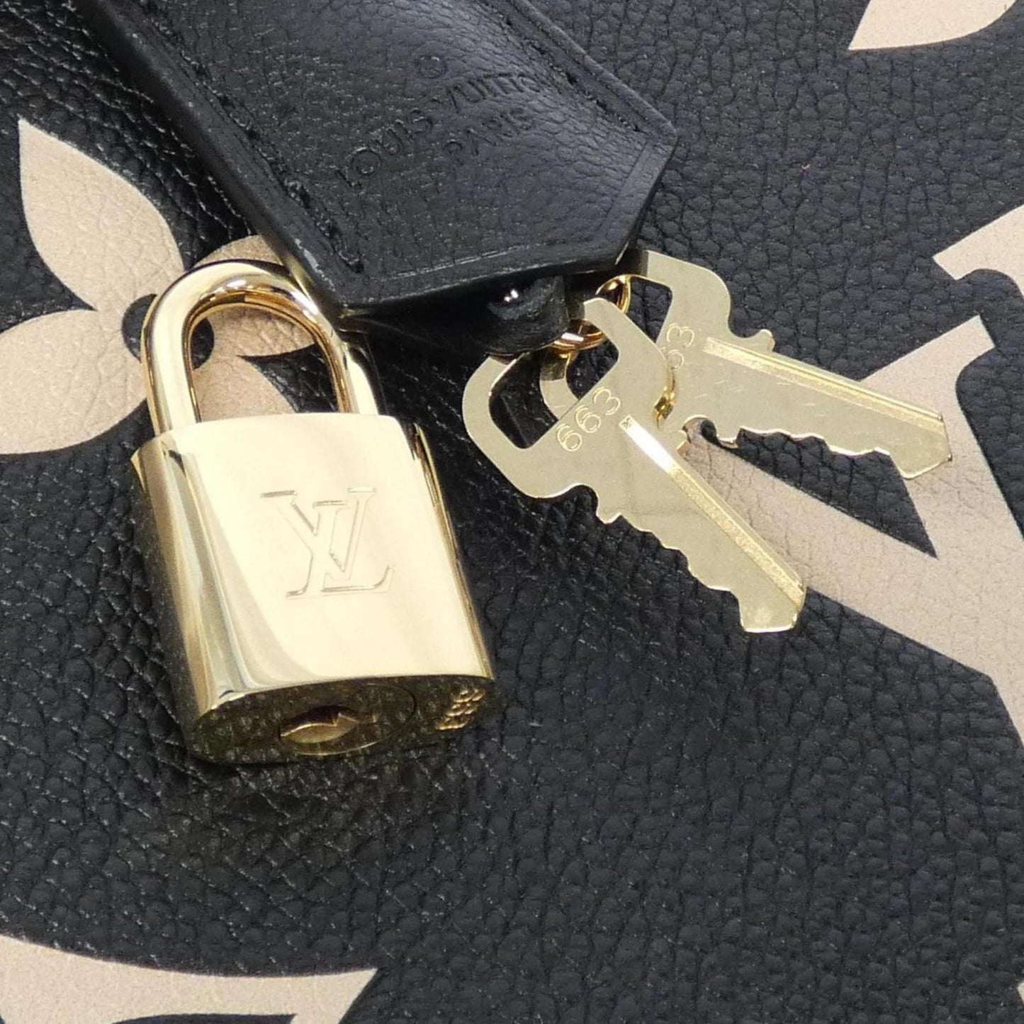 Louis Vuitton Beige Black Leather Handbag Shoulder Bag