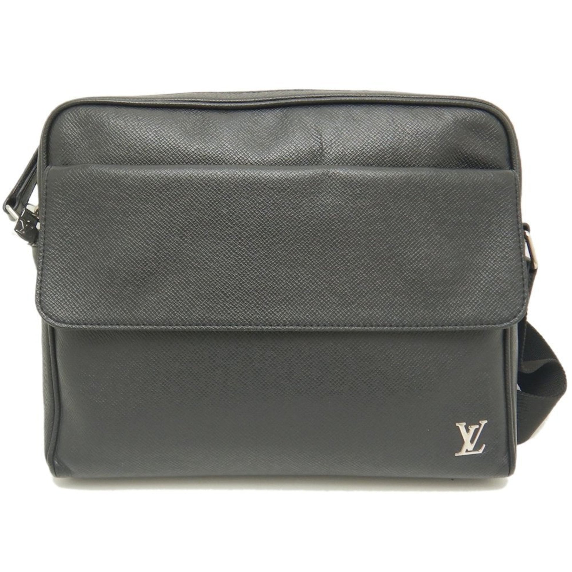 Louis Vuitton Noir Taiga Leather Shoulder Bag ()