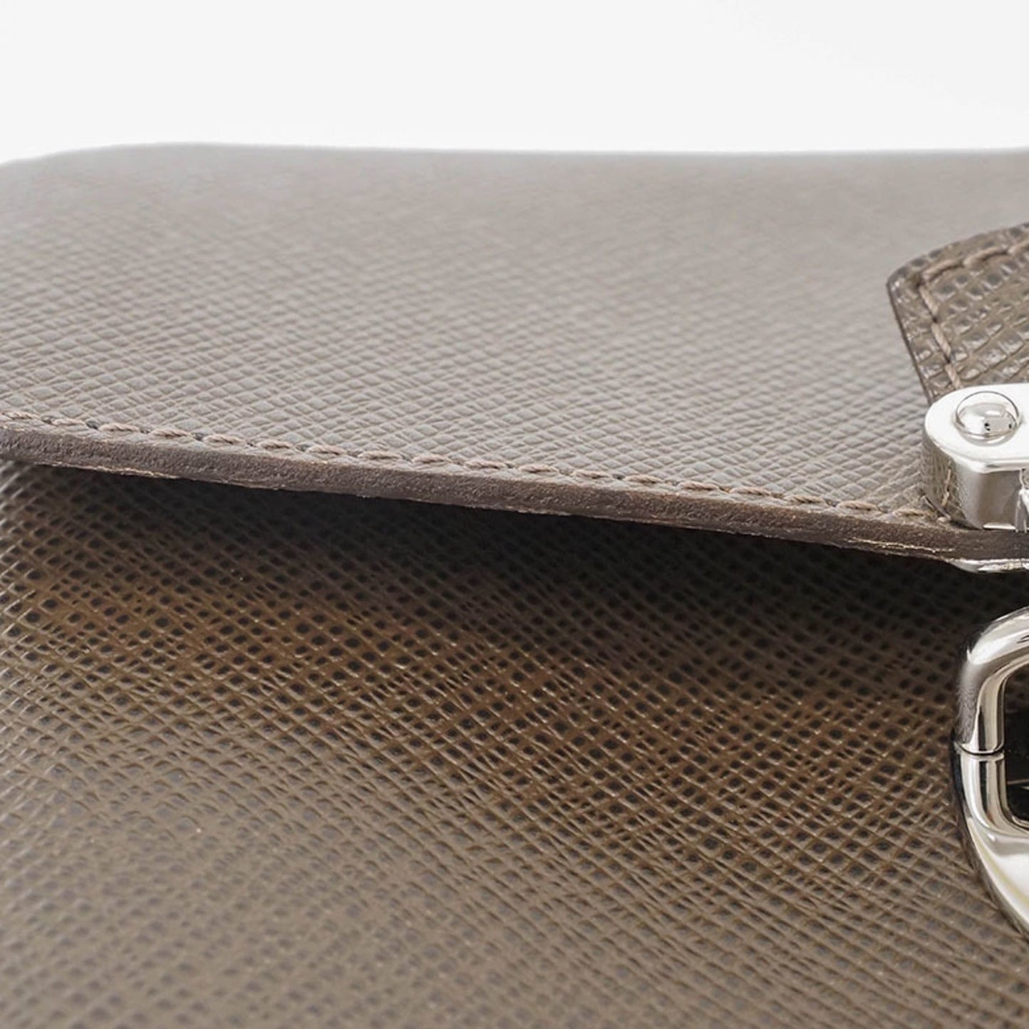 Louis Vuitton Taiga Grizzly Taiga Leather Shoulder Bag