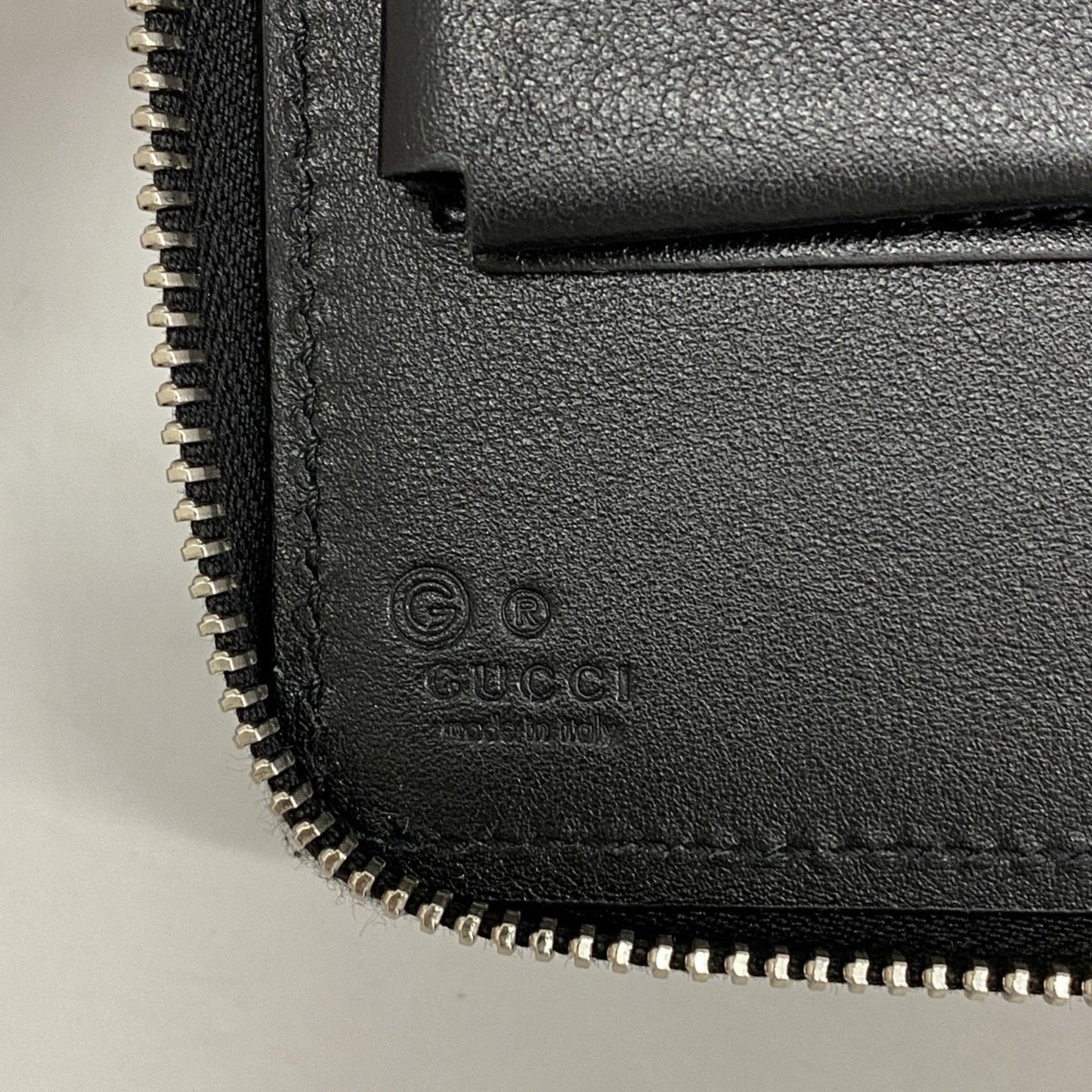 Gucci Black Leather Long Wallet (Bi-Fold)