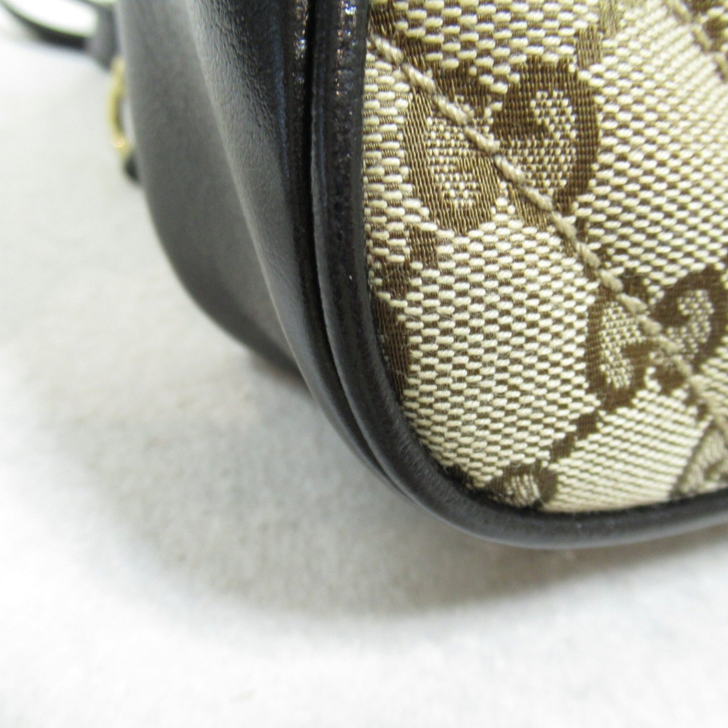 Gucci Beige Black Gg Canvas Leather Shoulder Bag