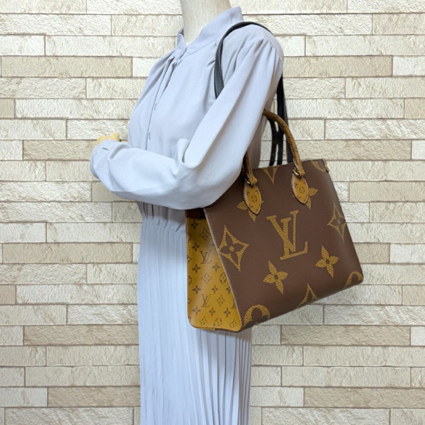 Louis Vuitton Brown Monogram Canvas Monogram Reverse Shoulder Bag