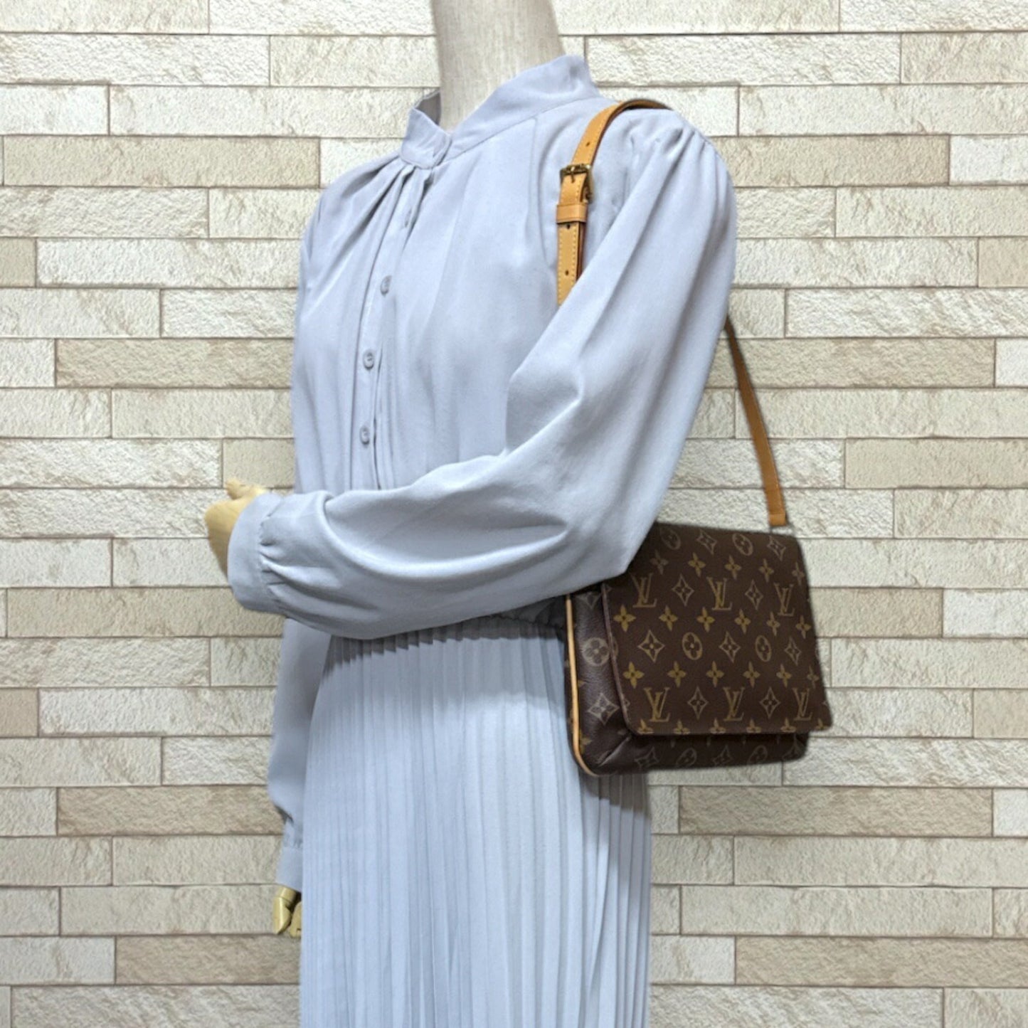 Louis Vuitton Brown Monogram Monogram Shoulder Bag