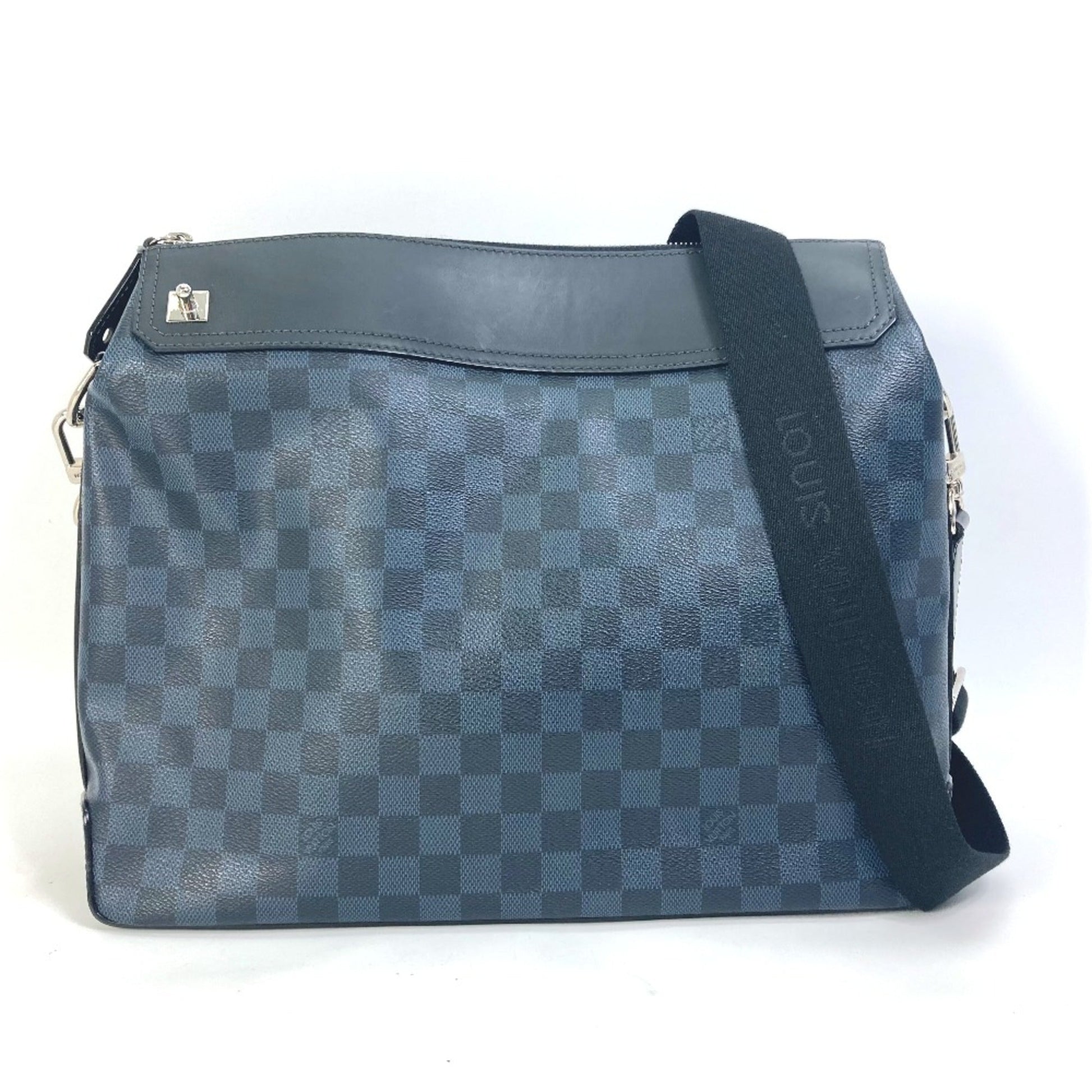 Louis Vuitton Navy Other Shoulder Bag ()