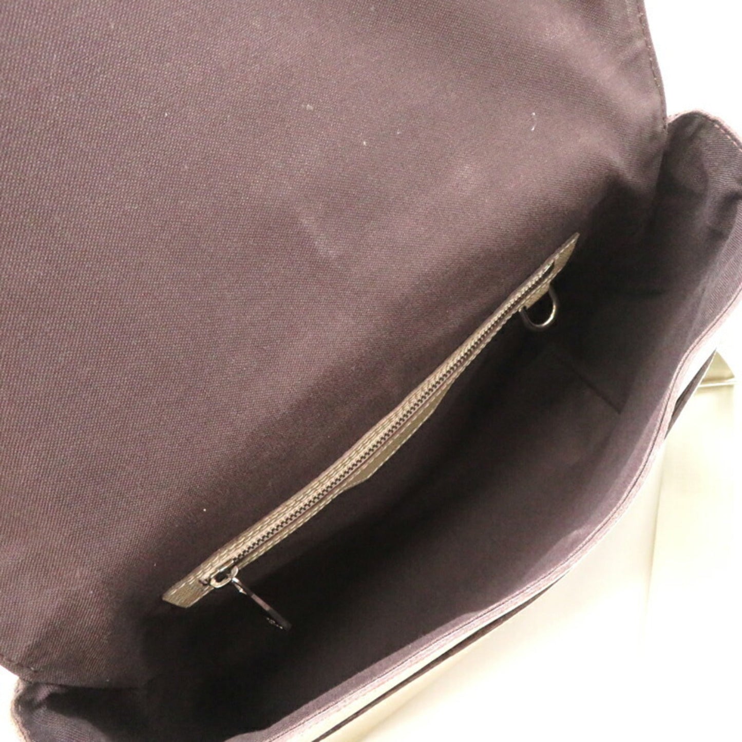 Louis Vuitton Polaire Taiga Leather Shoulder Bag