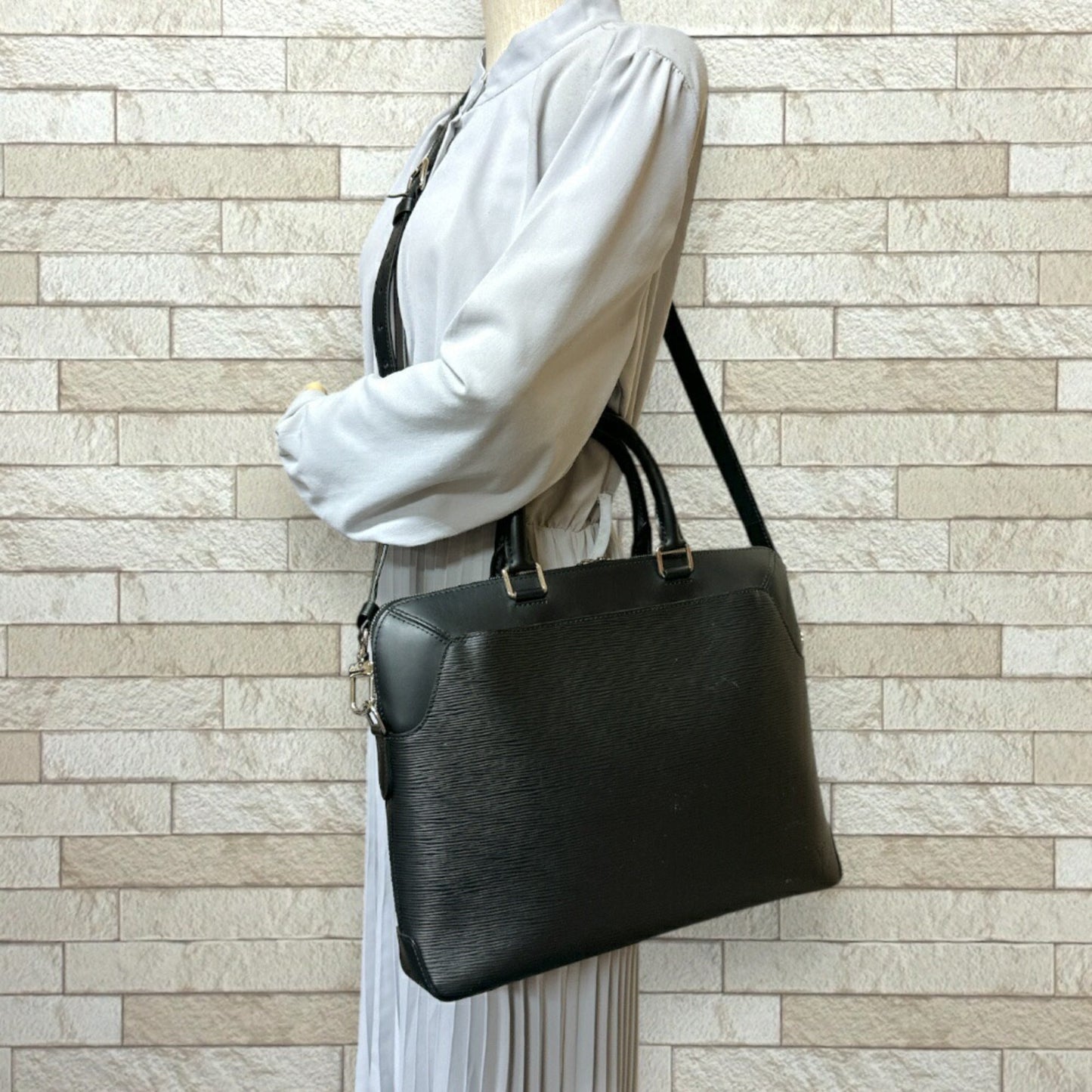 Louis Vuitton Black Epi Leather Shoulder Bag