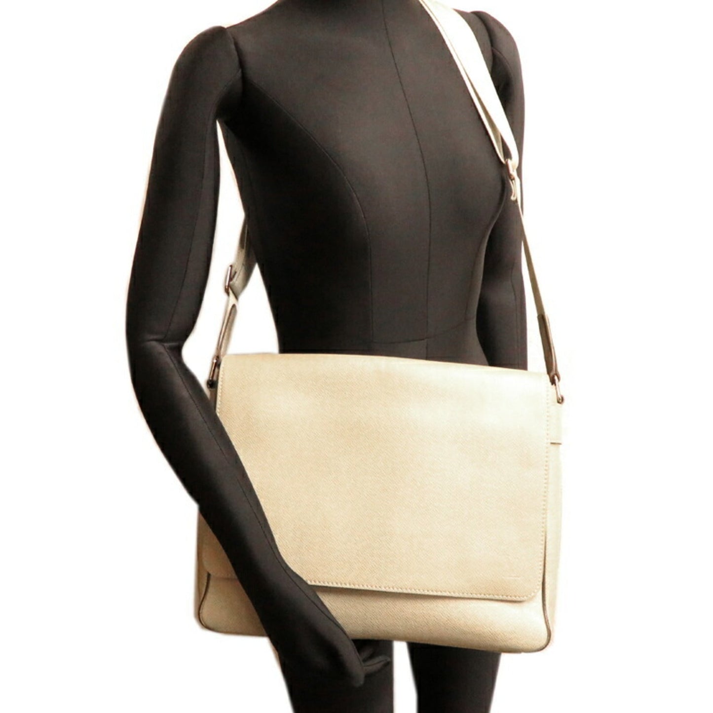 Louis Vuitton Polaire Taiga Leather Shoulder Bag