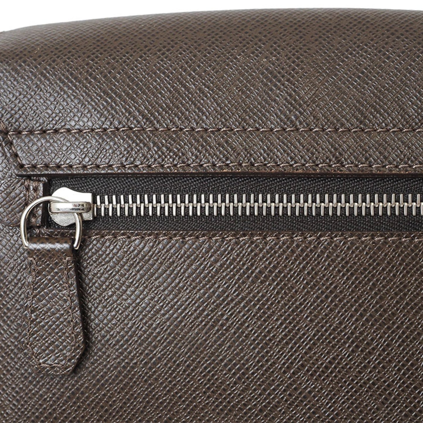 Louis Vuitton Taiga Grizzly Taiga Leather Shoulder Bag